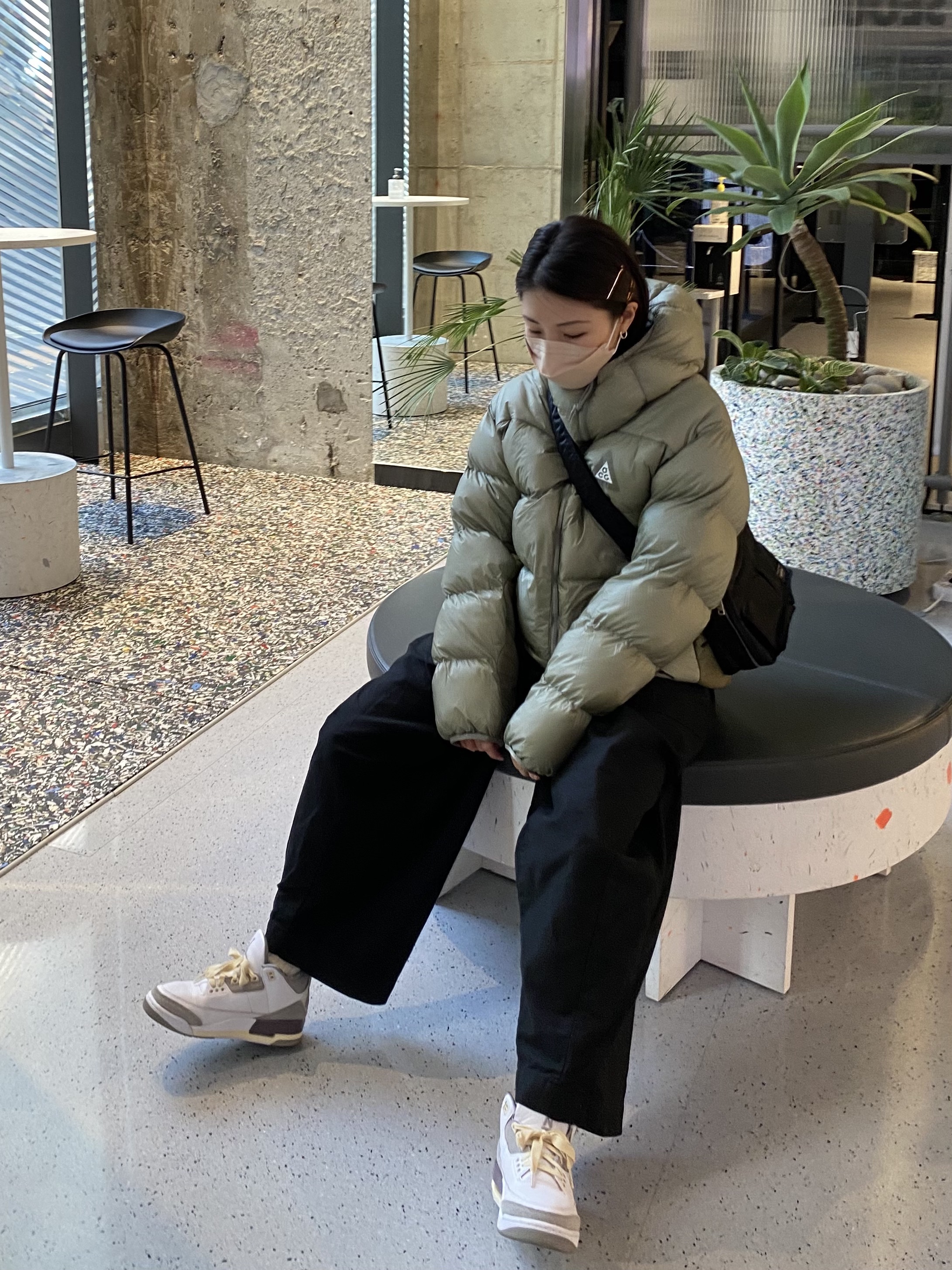 Nike ACG Therma-Fit ADV Lunar Lake Puffer Jacket Light Army - Asia, (W) Jordan 3 x A Ma Maniere Retro SP 착용 스타일