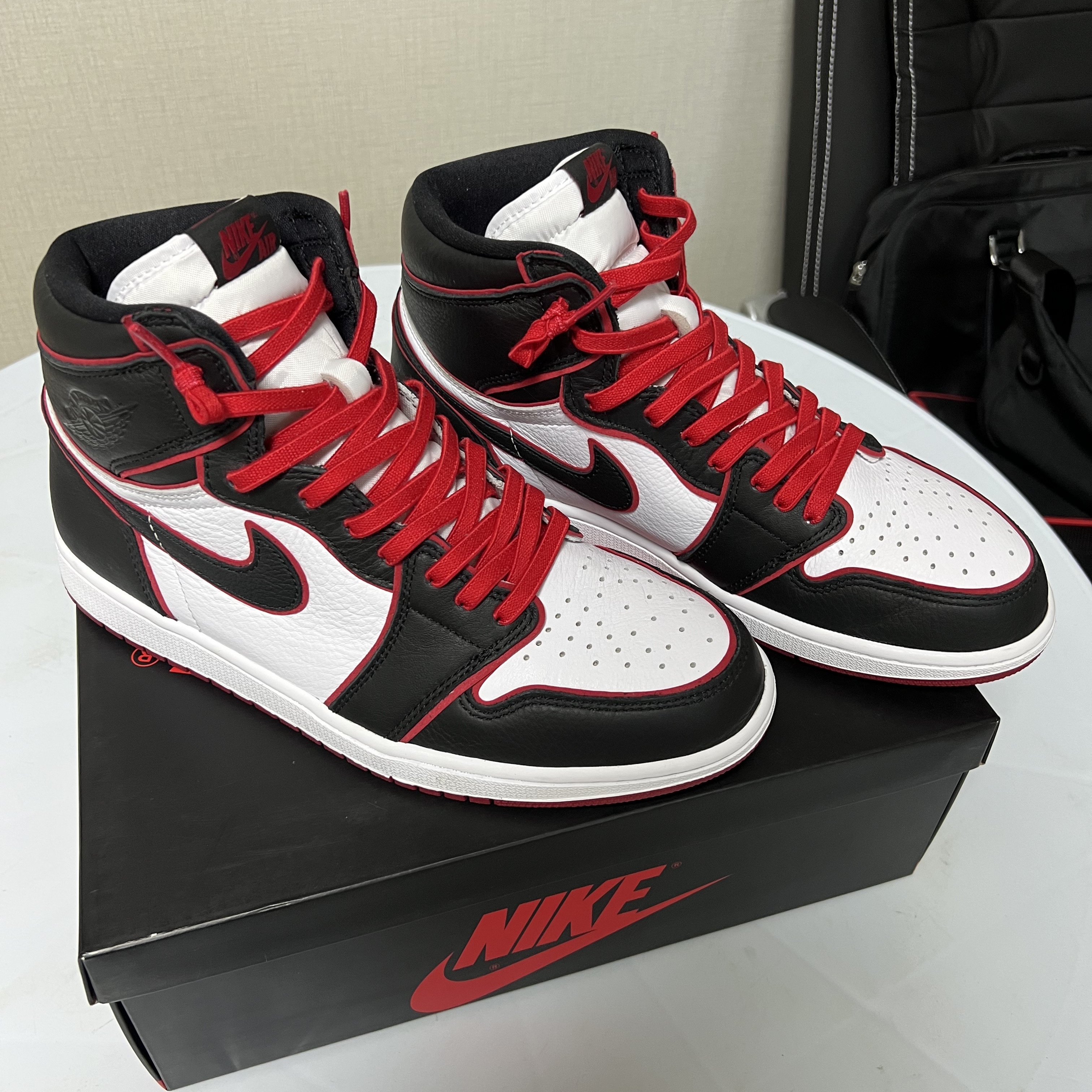 Jordan 1 Retro High OG Bloodline 착용 스타일 - 1