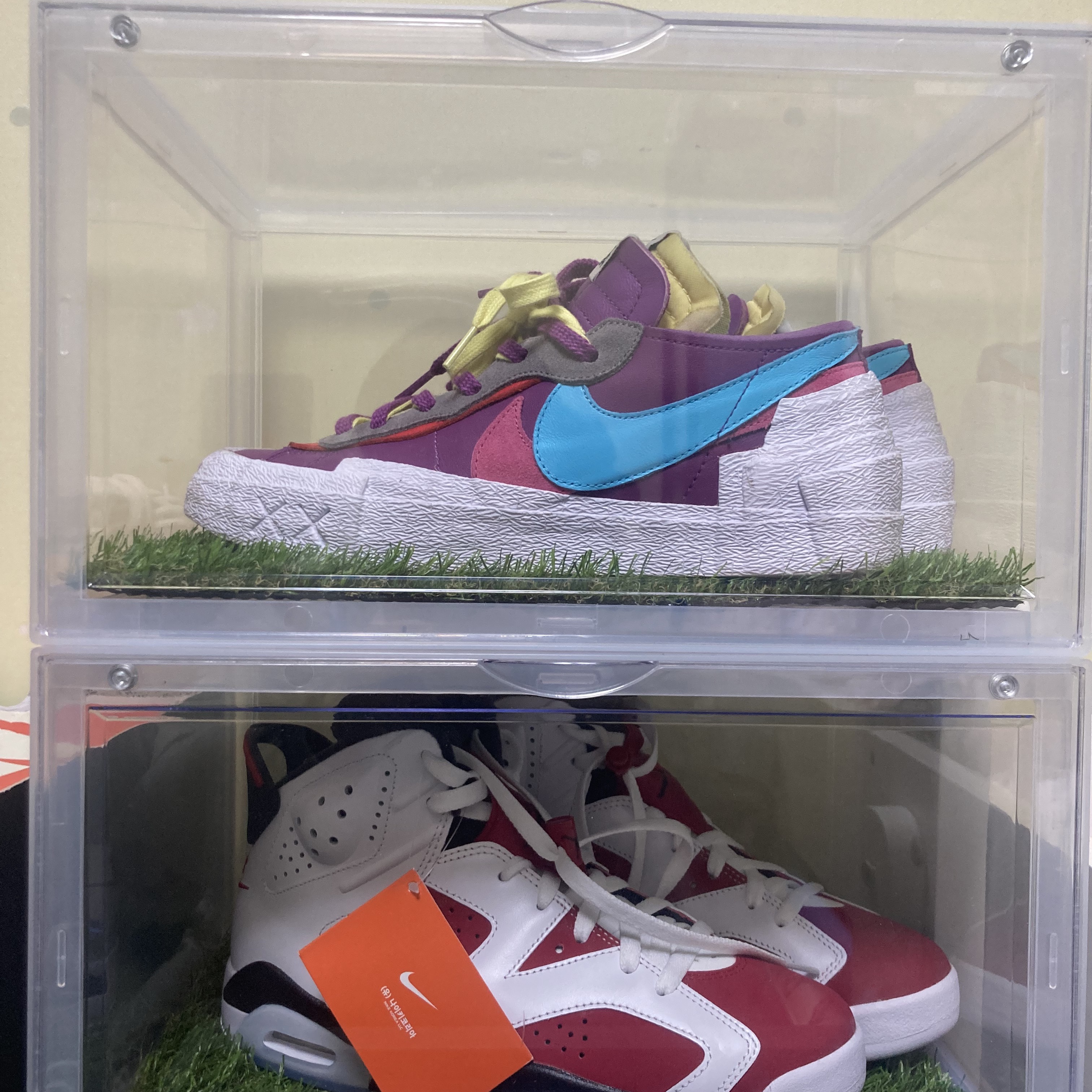 Jordan 6 Retro Carmine 2021, Nike x Sacai x Kaws Blazer Low Purple Dusk 착용 스타일
