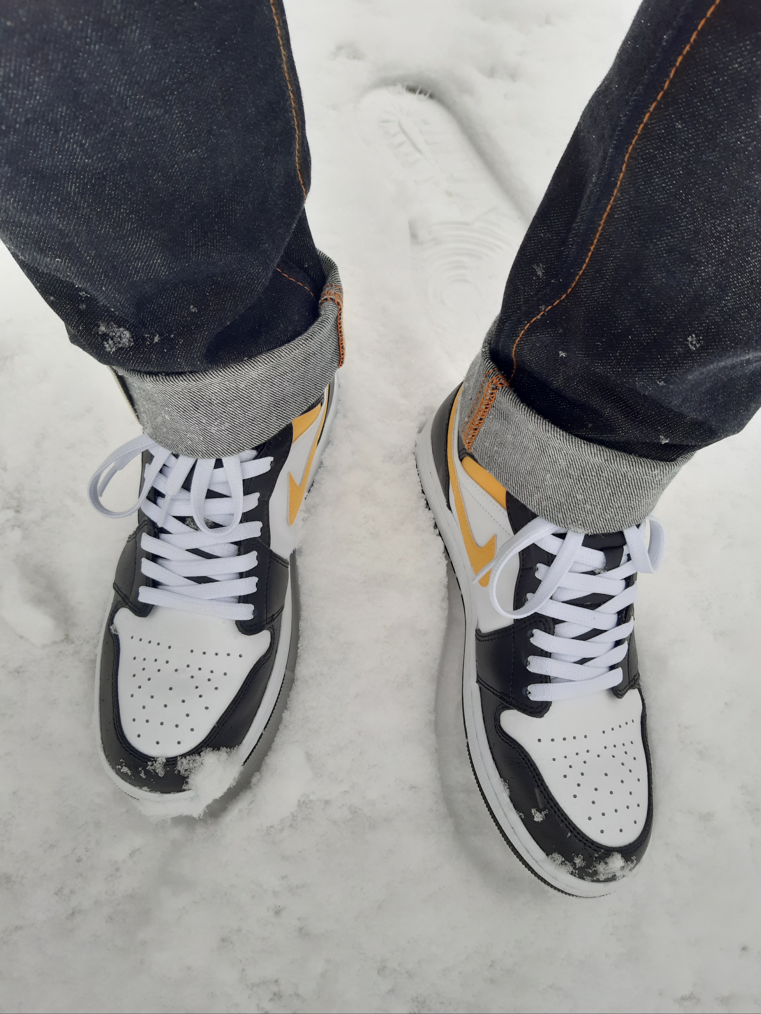 Jordan 1 Mid Pollen 착용 스타일 - 2
