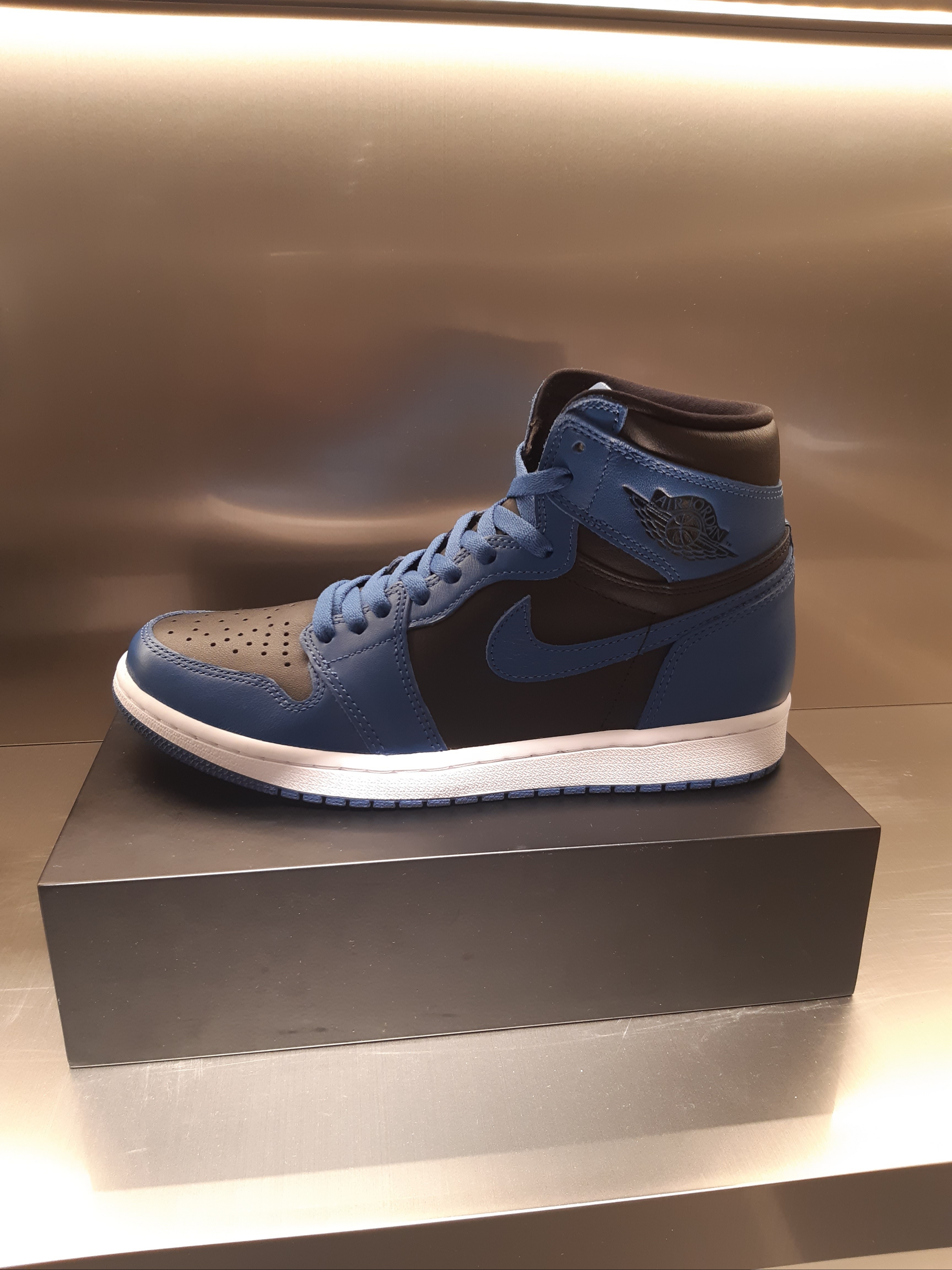 Jordan 1 Retro High OG Craft, Jordan 1 Retro High OG Dark Marina Blue 착용 스타일 - 3