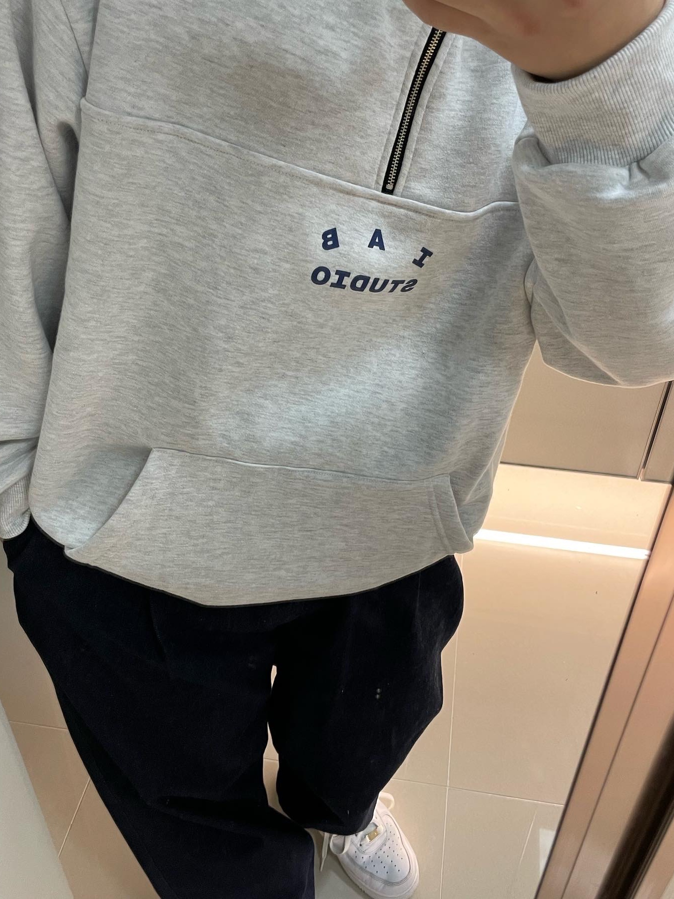 IAB Studio Half Zip Pullover Light Gray, Nike Air Force 1 '07 Low White 착용 스타일 - 3