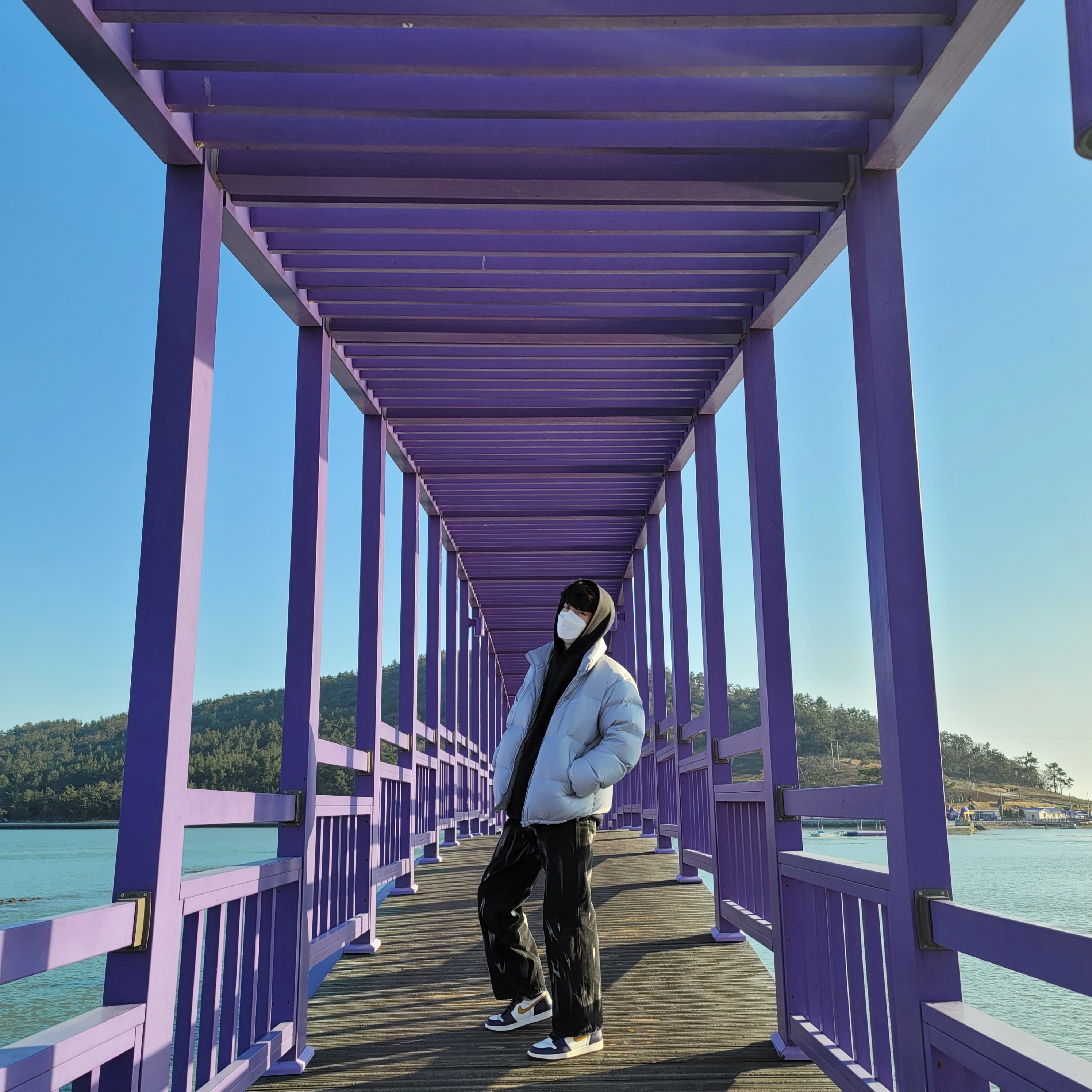 Jordan 1 Retro High OG Defiant SB LA to Chicago, Stussy x Our Legacy Yin Yang Pig. Dyed Hood Black 착용 스타일