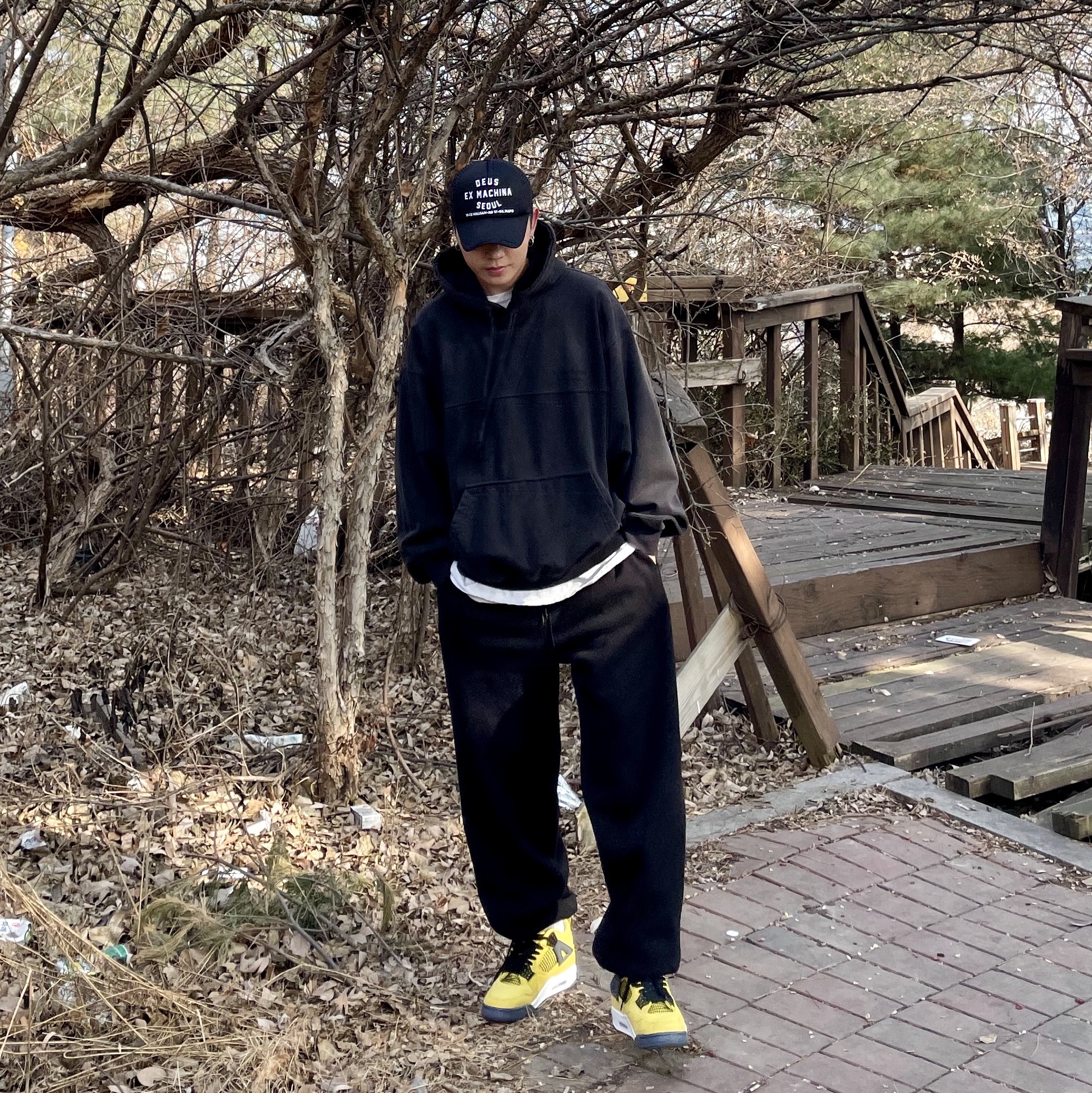 Jordan 4 Retro Tour Yellow 착용 스타일