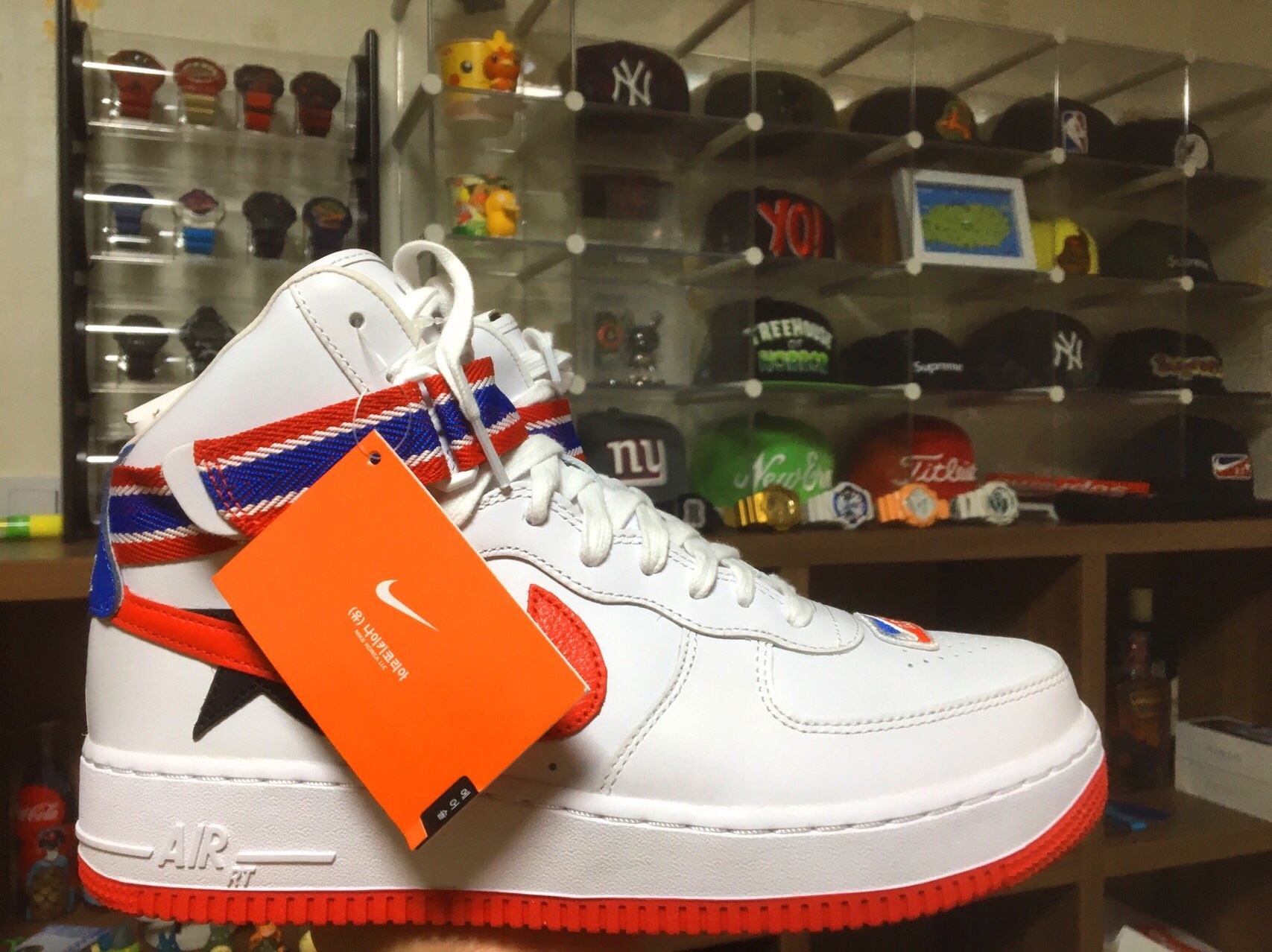 Nike x Riccardo Tisci Air Force 1 High White University Red 착용 스타일