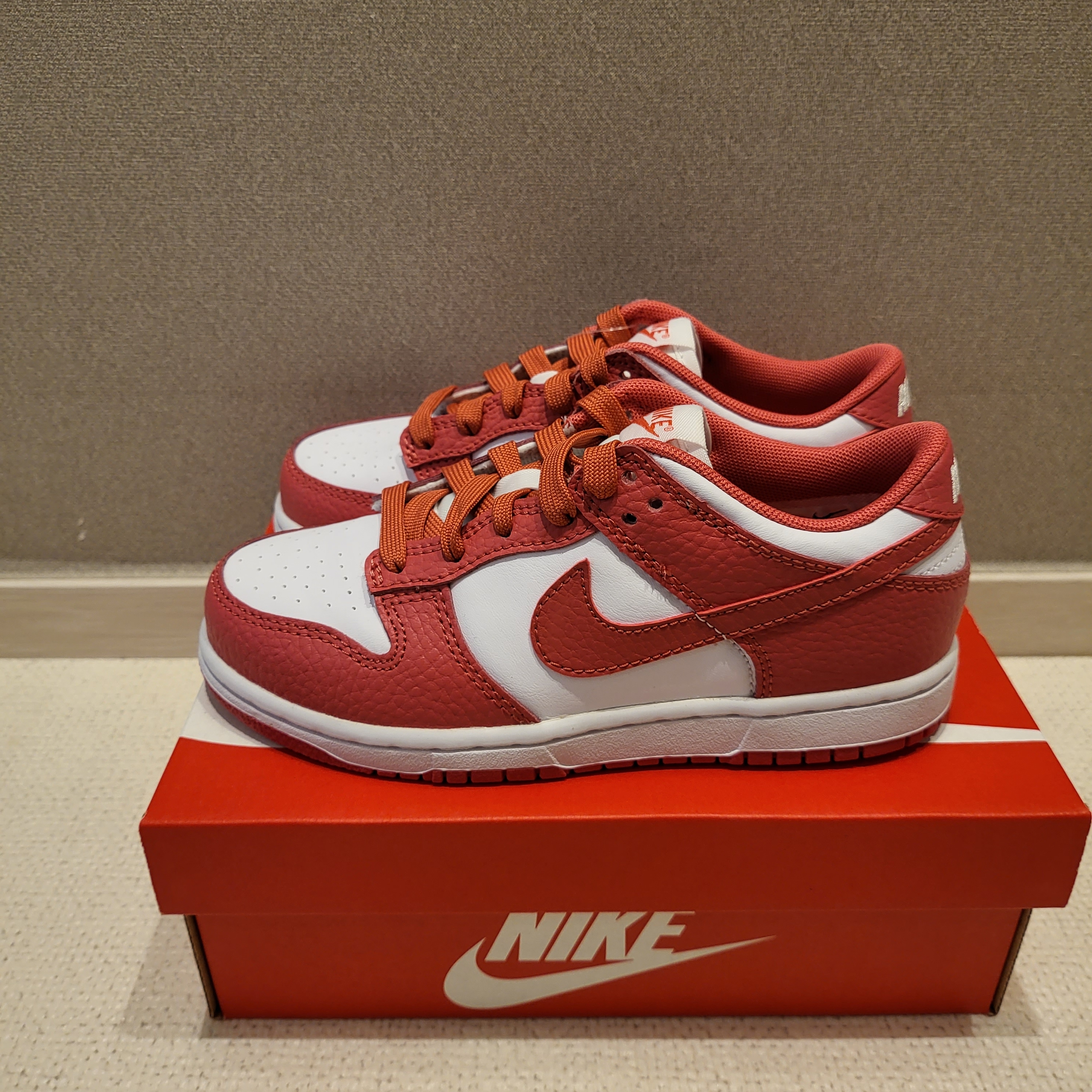 (PS) Nike Dunk Low Archeo Pink 착용 스타일 - 1