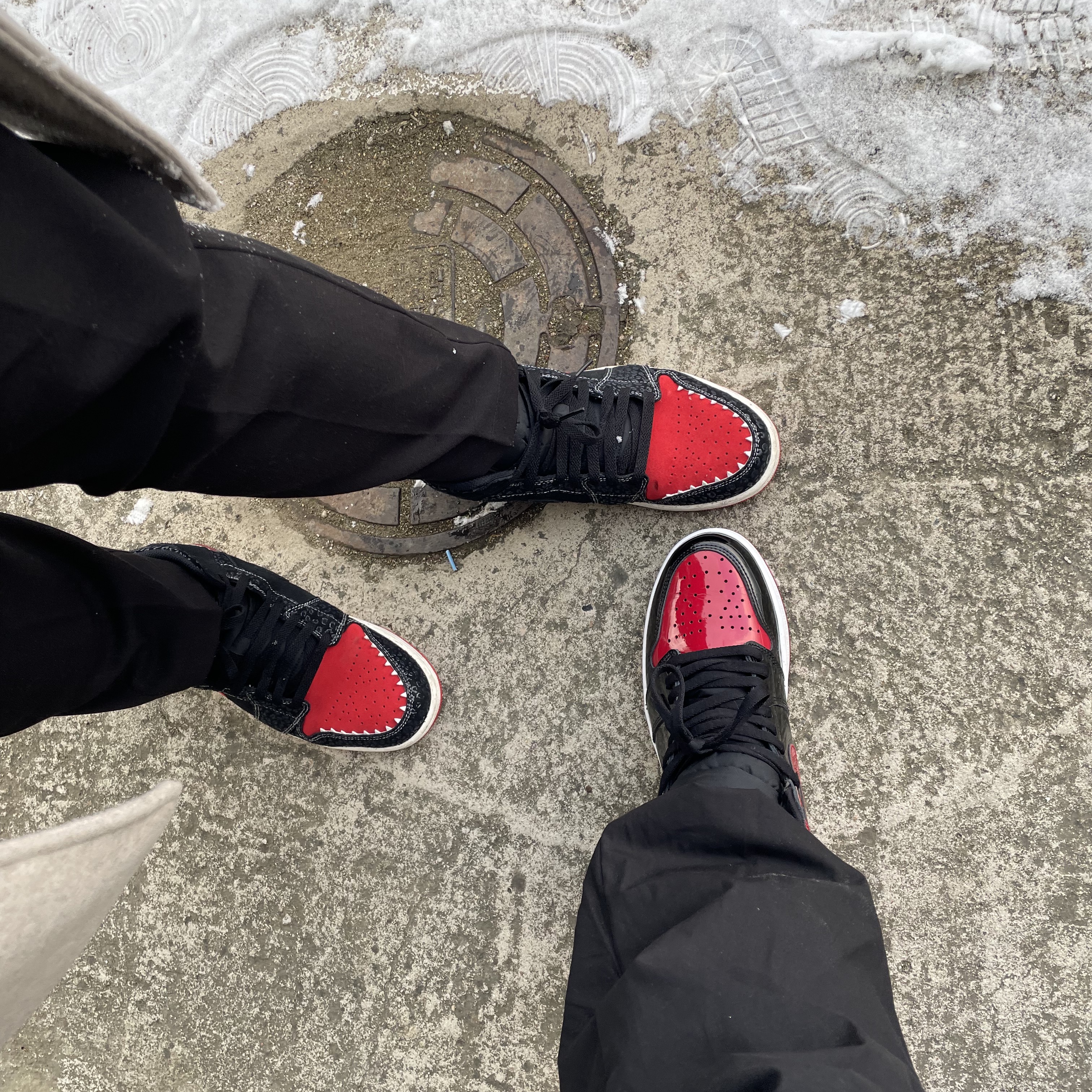 Jordan 1 Mid SE Siempre Familia, Jordan 1 Retro High OG Patent Bred 착용 스타일 - 2