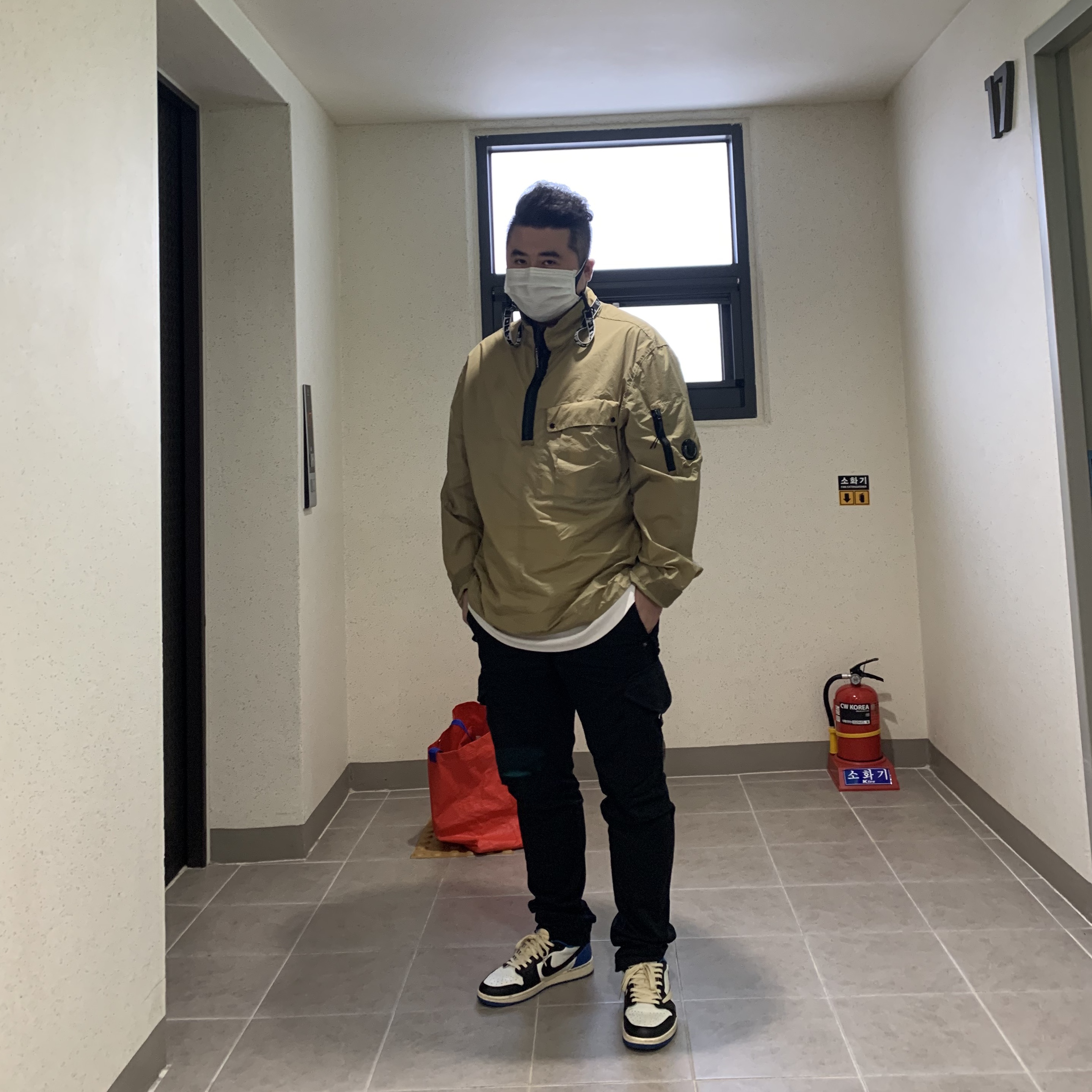 Jordan 1 x Travis Scott x Fragment Retro Low OG SP Military Blue 착용 스타일
