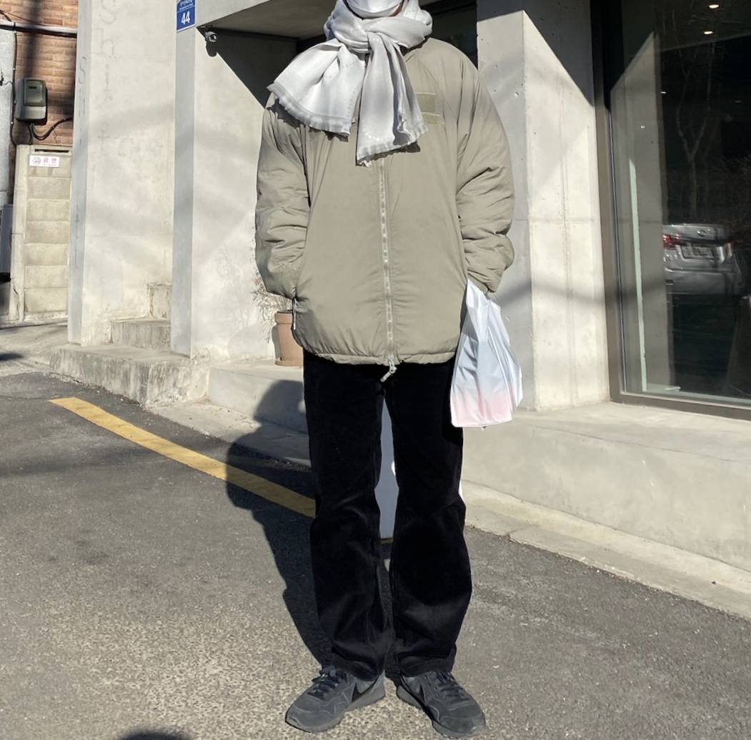 Nike x Comme des Garcons Air Pegasus 83 Black Gold 착용 스타일