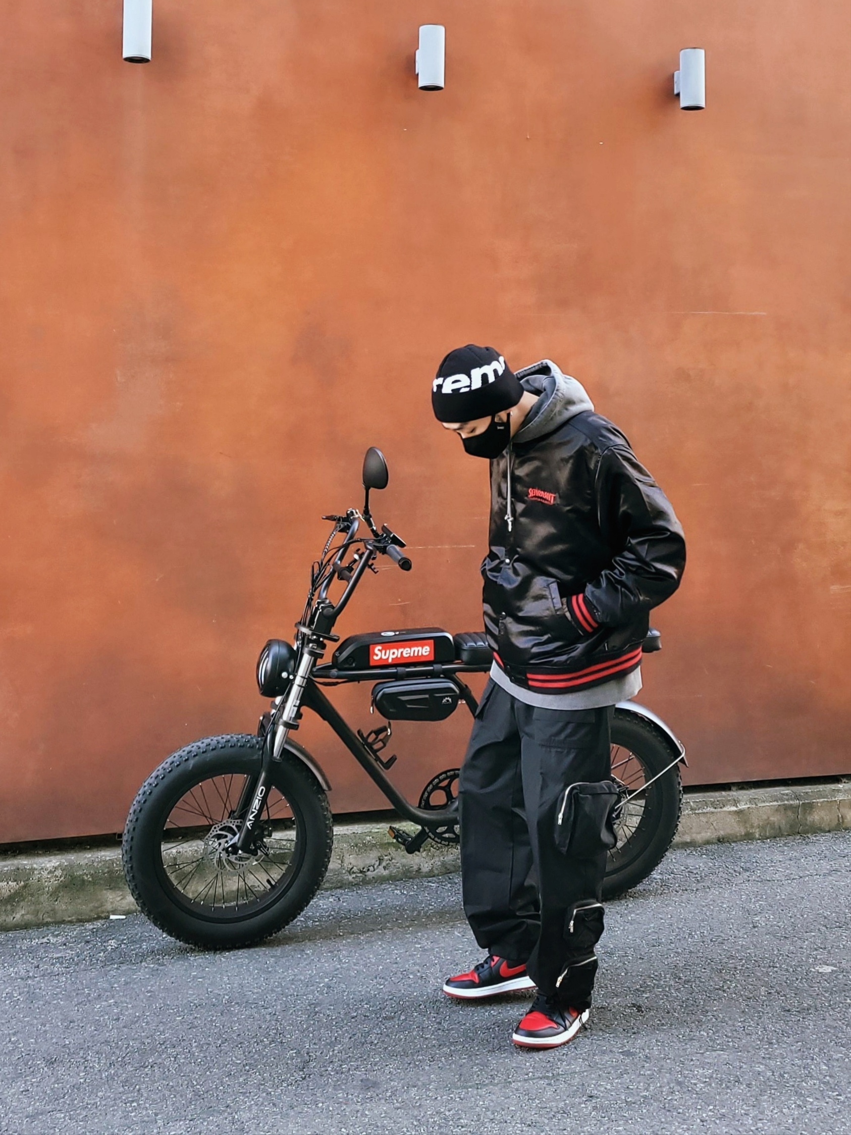Supreme Big Logo Beanie Black, Supreme x Thrasher Satin Varsity Jacket Black - 21FW 착용 스타일