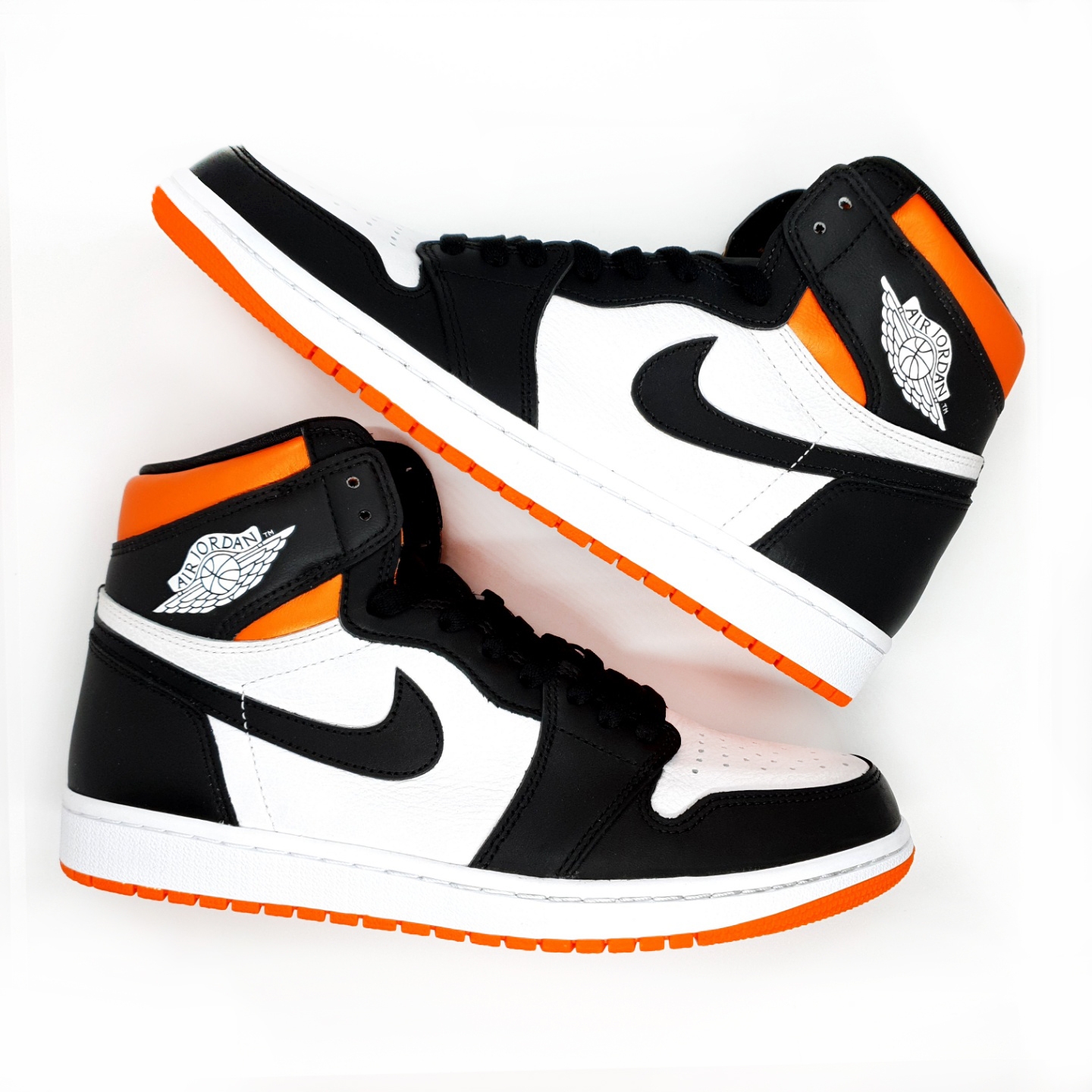 Jordan 1 Retro High OG Electro Orange 착용 스타일 - 4