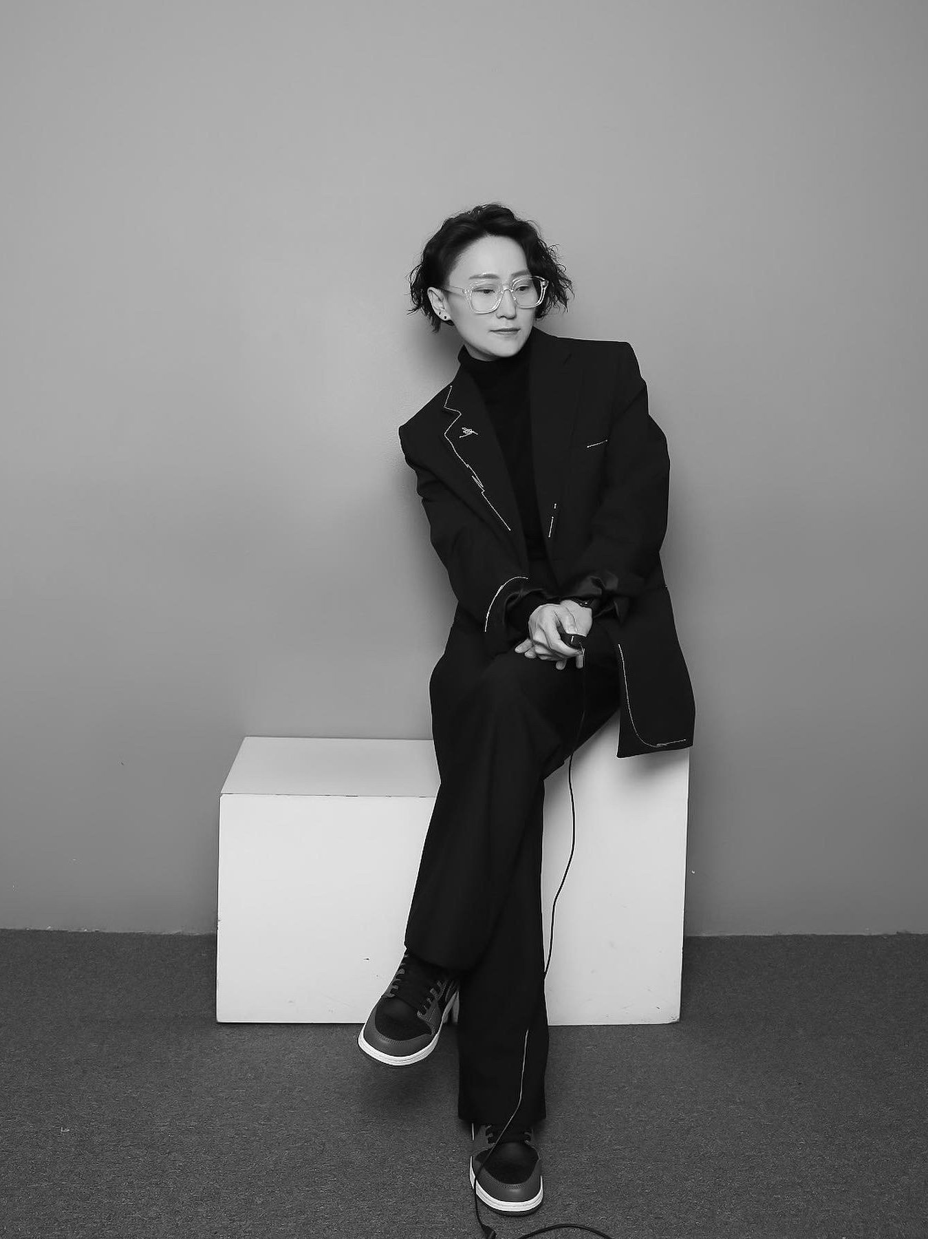 Zara x Ader Error Oversized Blazer Black, (GS) Jordan 1 Retro High OG Dark Marina Blue 착용 스타일