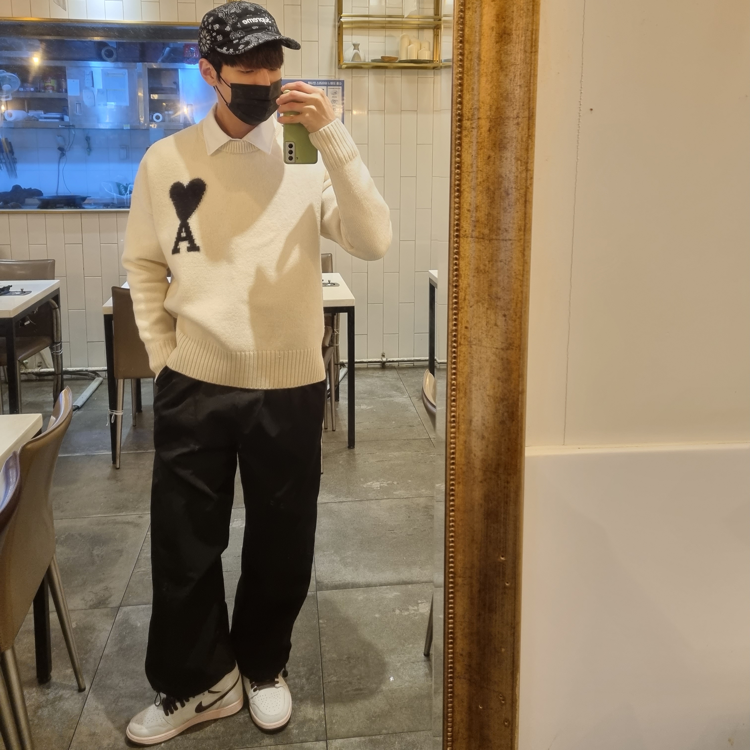 Supreme Bandana Camp Cap Black - 21SS, Jordan 1 x A Ma Maniere Retro High OG SP Sail and Burgundy 착용 스타일