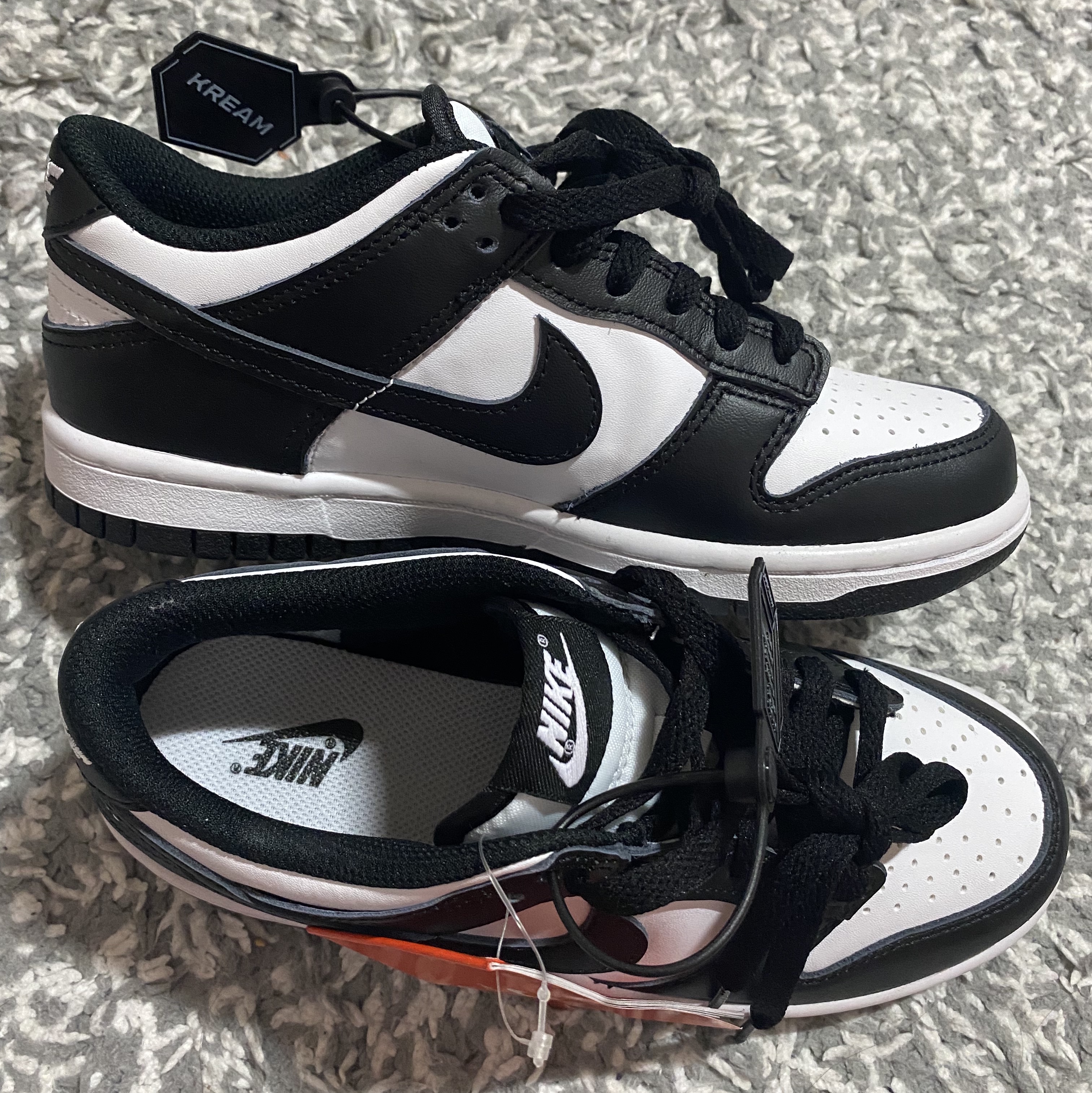 (GS) Nike Dunk Low Black 착용 스타일