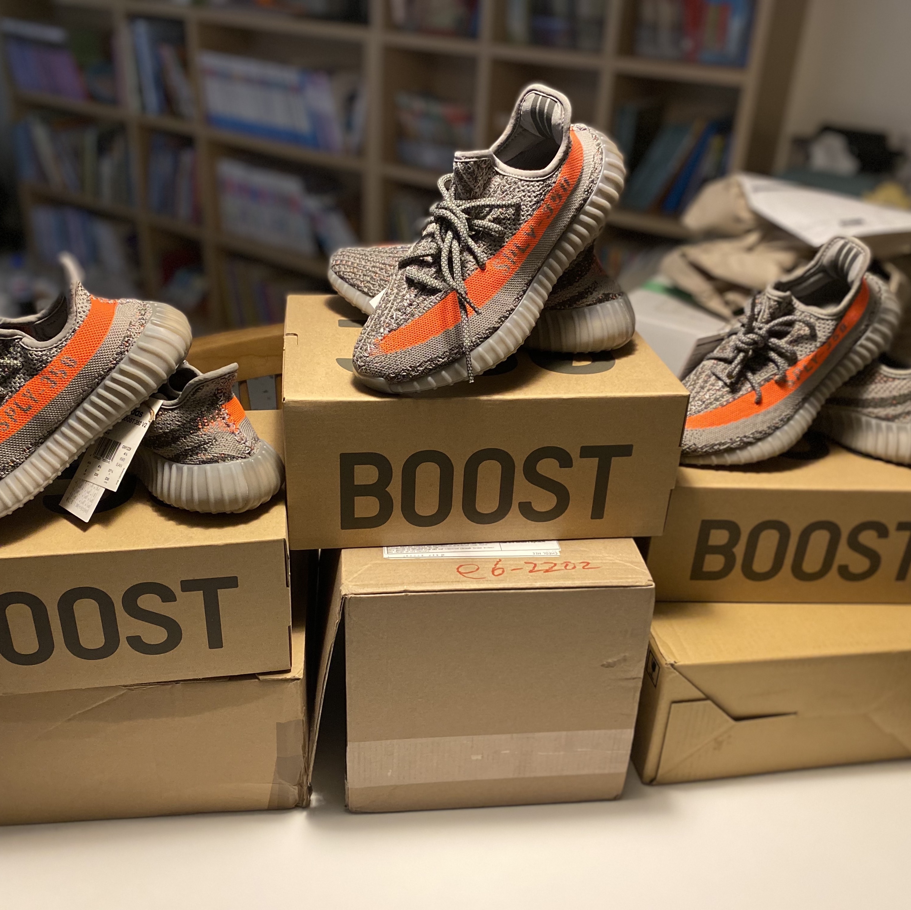 Adidas Yeezy Boost 350 V2 Beluga - Reflective 착용 스타일 - 2
