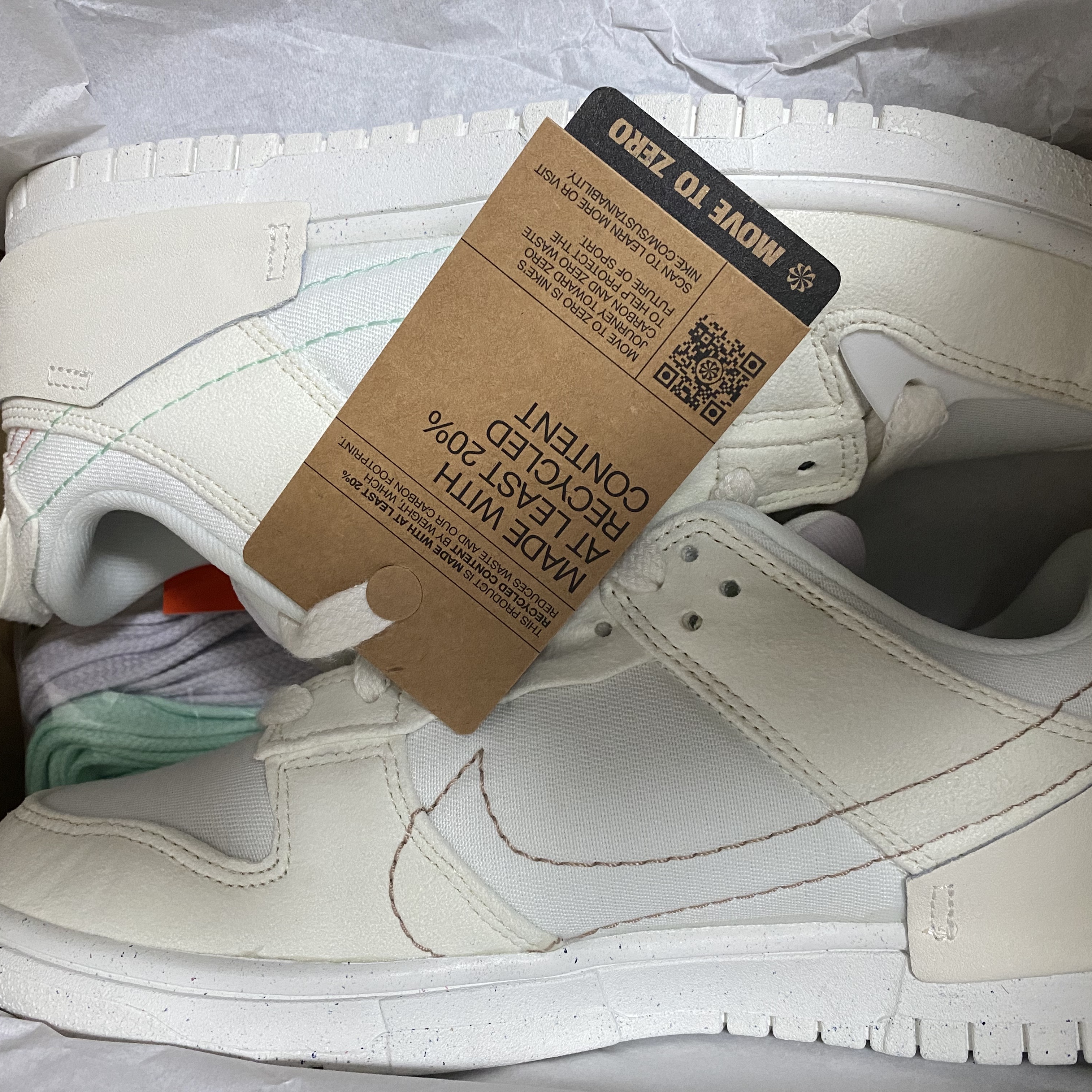 (W) Nike Dunk Low Disrupt 2 Pale Ivory Sail 착용 스타일 - 3