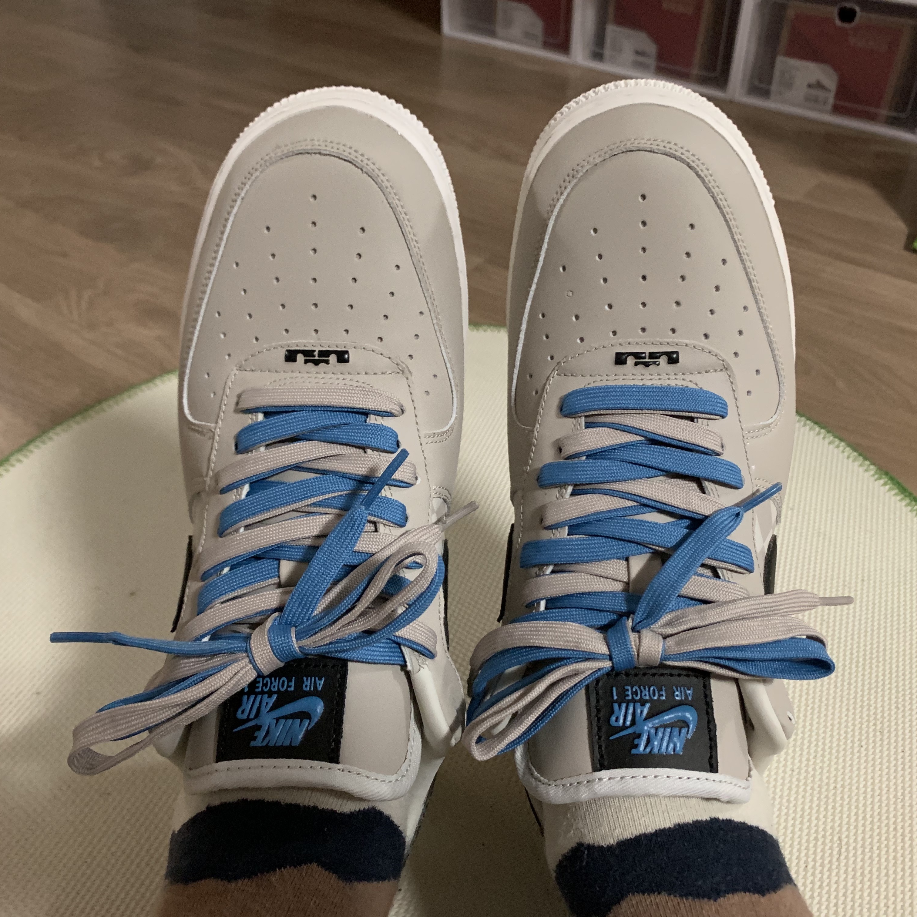 Nike Air Force 1 '07 QS LBJ 착용 스타일 - 3