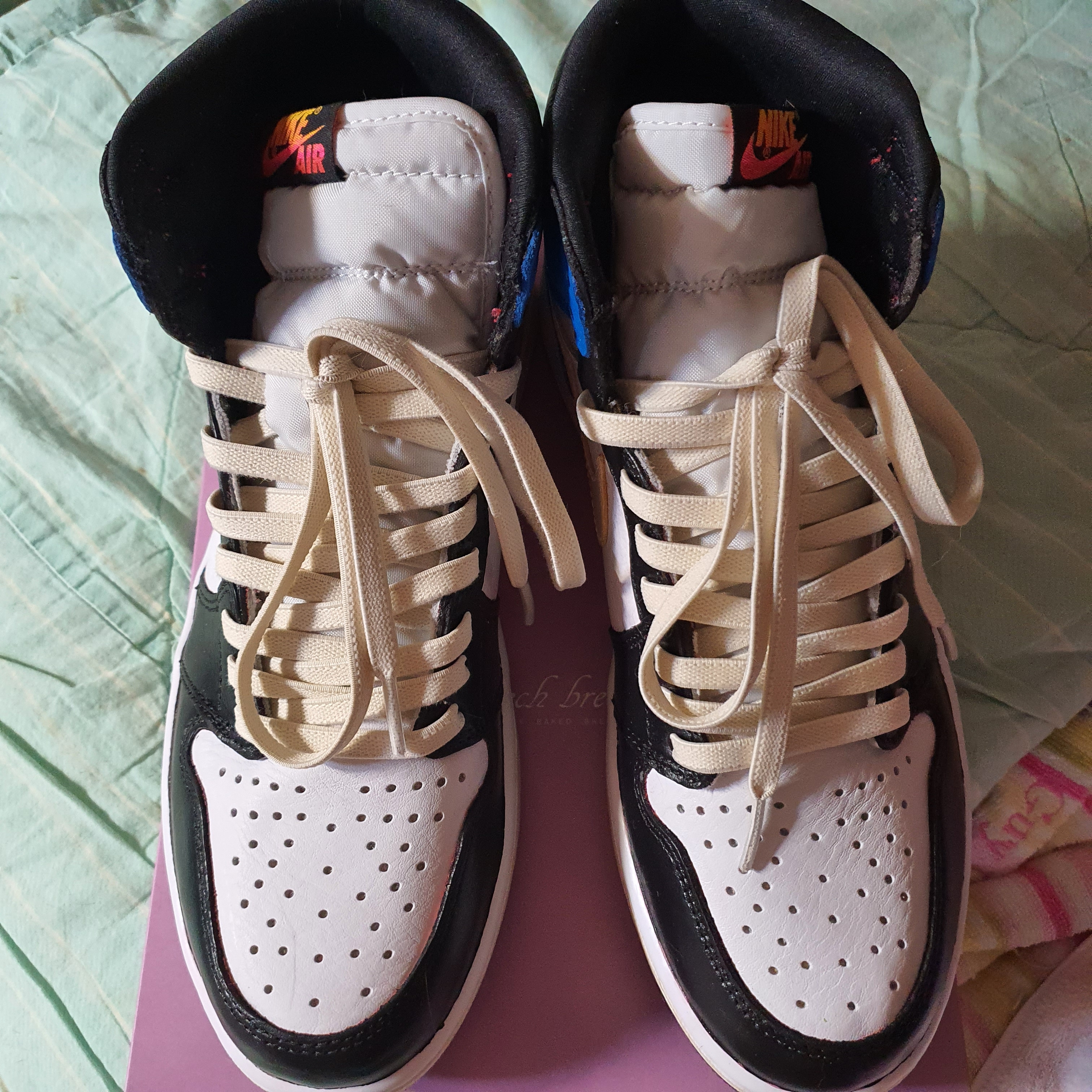Jordan 1 Retro High OG Light Fusion Red 착용 스타일 - 4