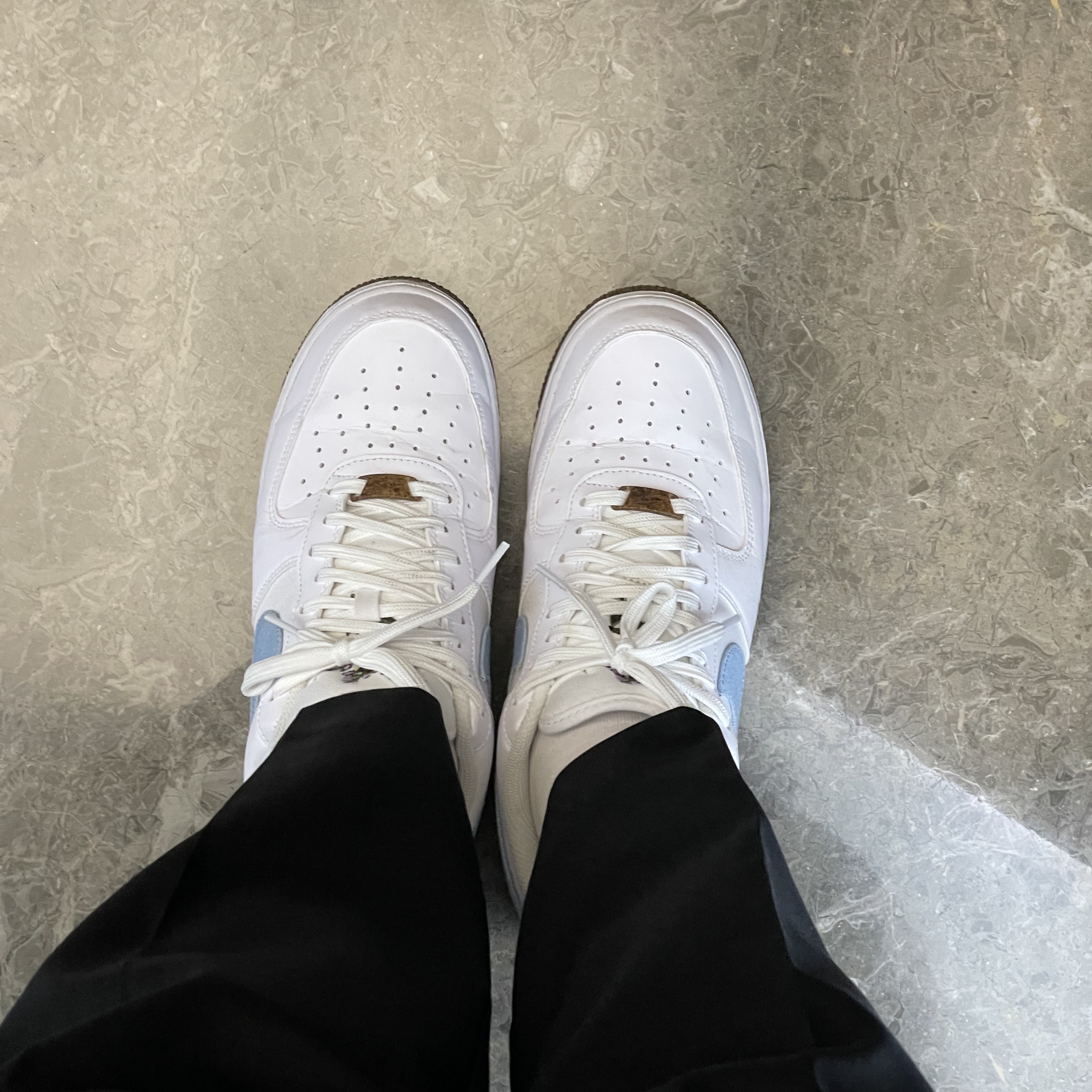 Nike Air Force 1 '07 LV8 Indigo 착용 스타일 - 3