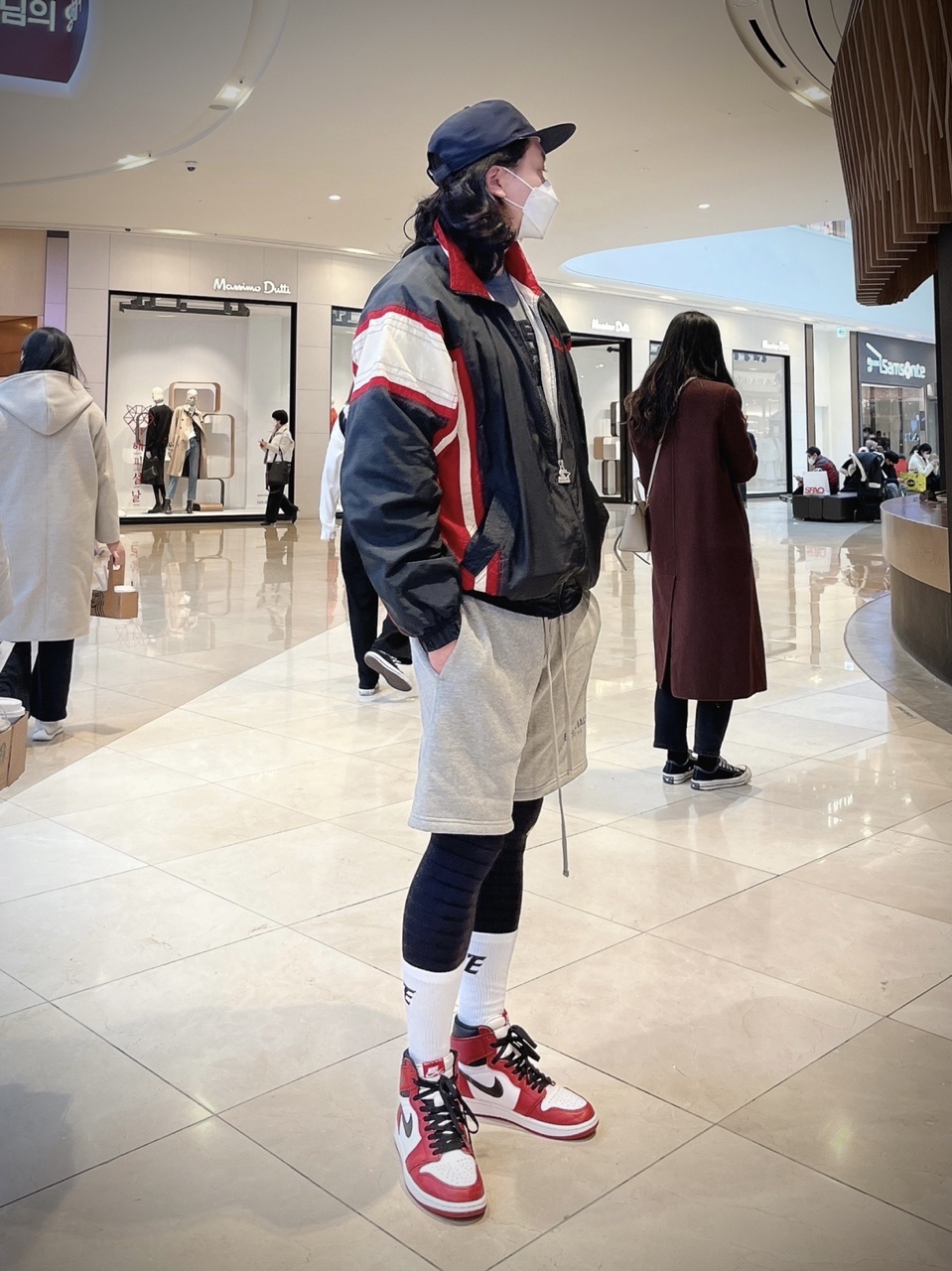 Essentials The Core Collection Sweatshorts Heather Oatmeal, Jordan 1 Retro High OG Chicago 2015 착용 스타일 - 3