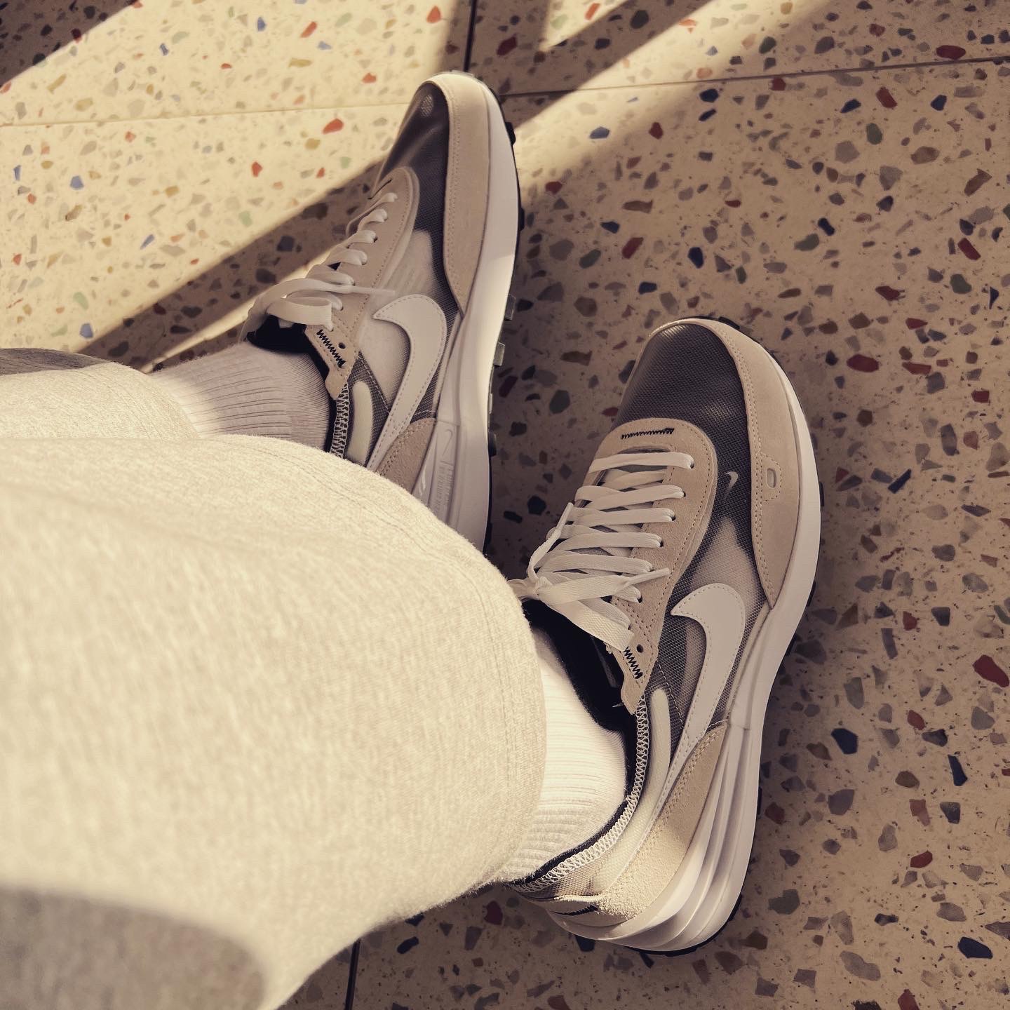 Nike Waffle One Infinite Lilac 착용 스타일 - 2