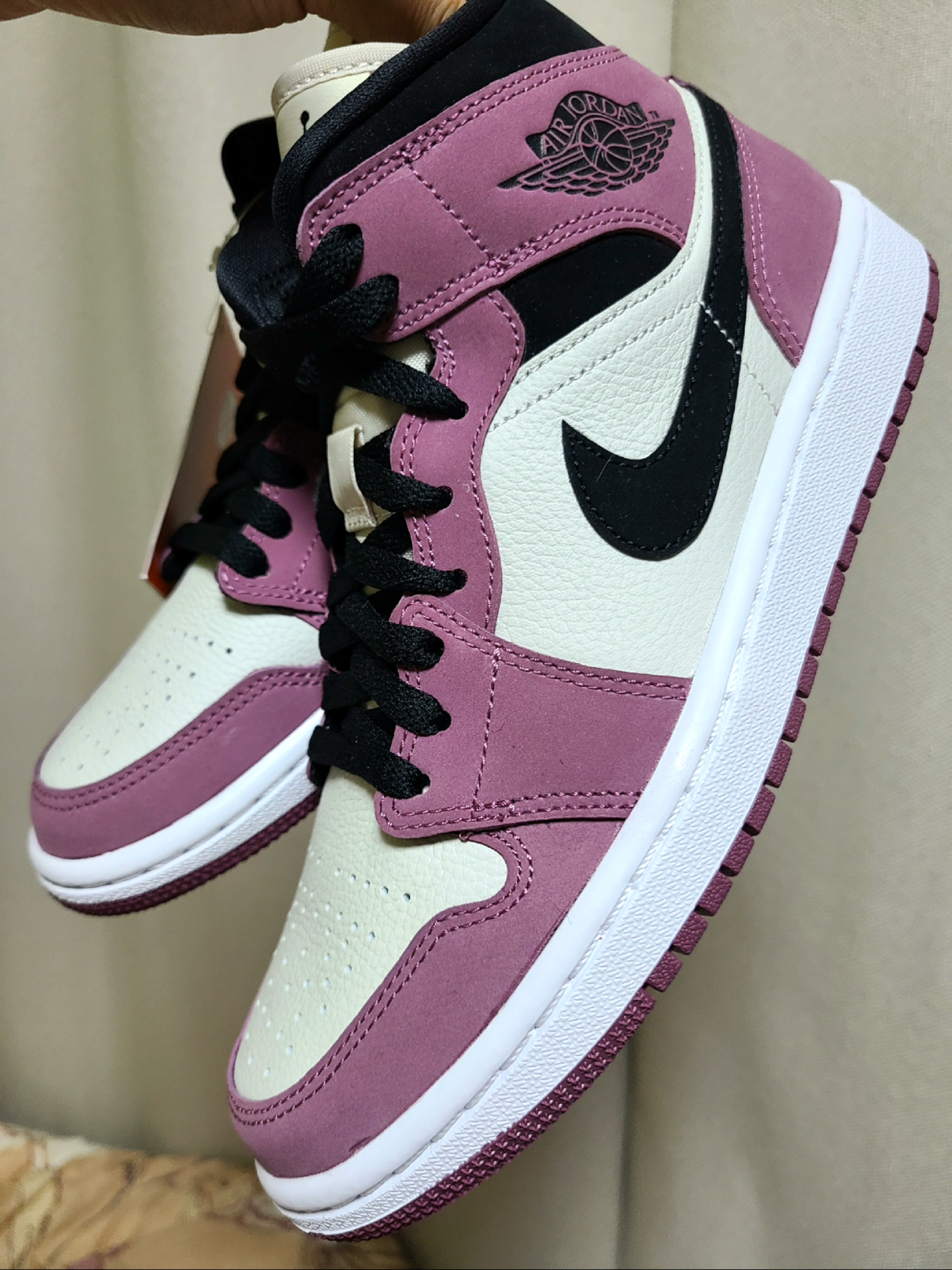 (W) Jordan 1 Mid SE Light Mulberry 착용 스타일 - 4