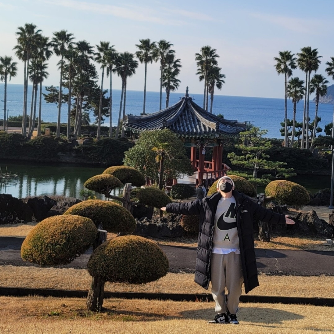 Nike NRG Beanie Summit White, Nike x Kim Jones Fleece Crew Grey Heather - Asia 착용 스타일