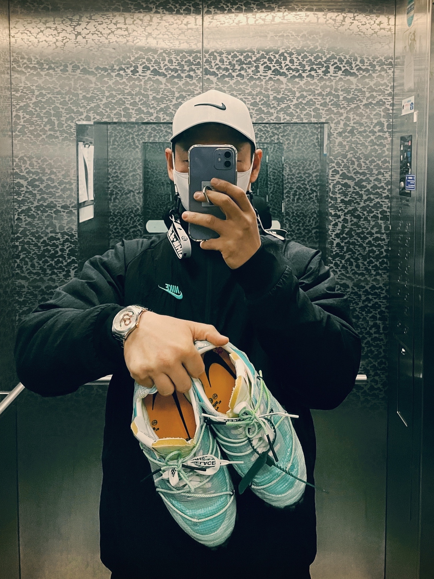 (W) Nike x Off-White Waffle Racer Vivid Sky 착용 스타일