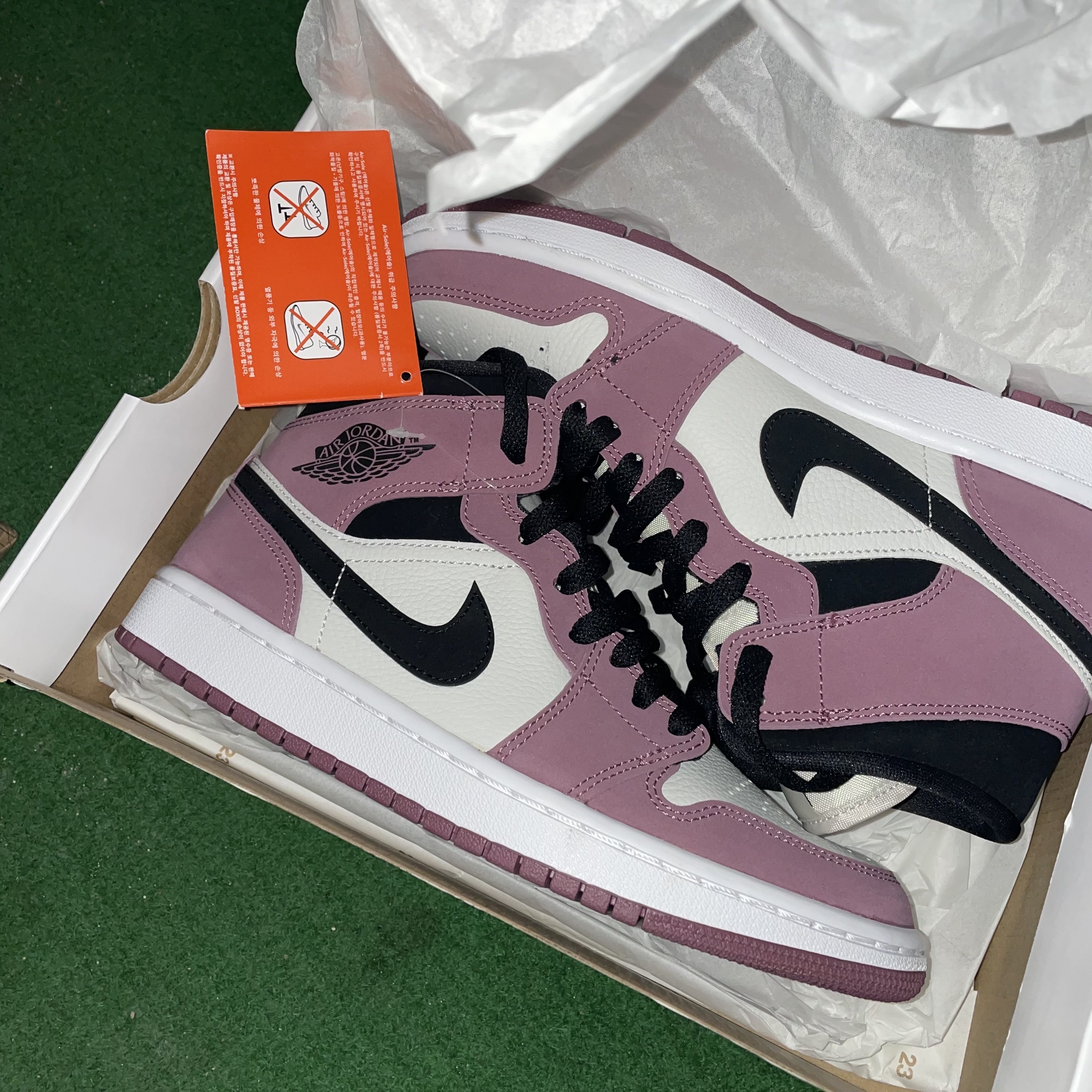 (W) Jordan 1 Mid SE Light Mulberry 착용 스타일