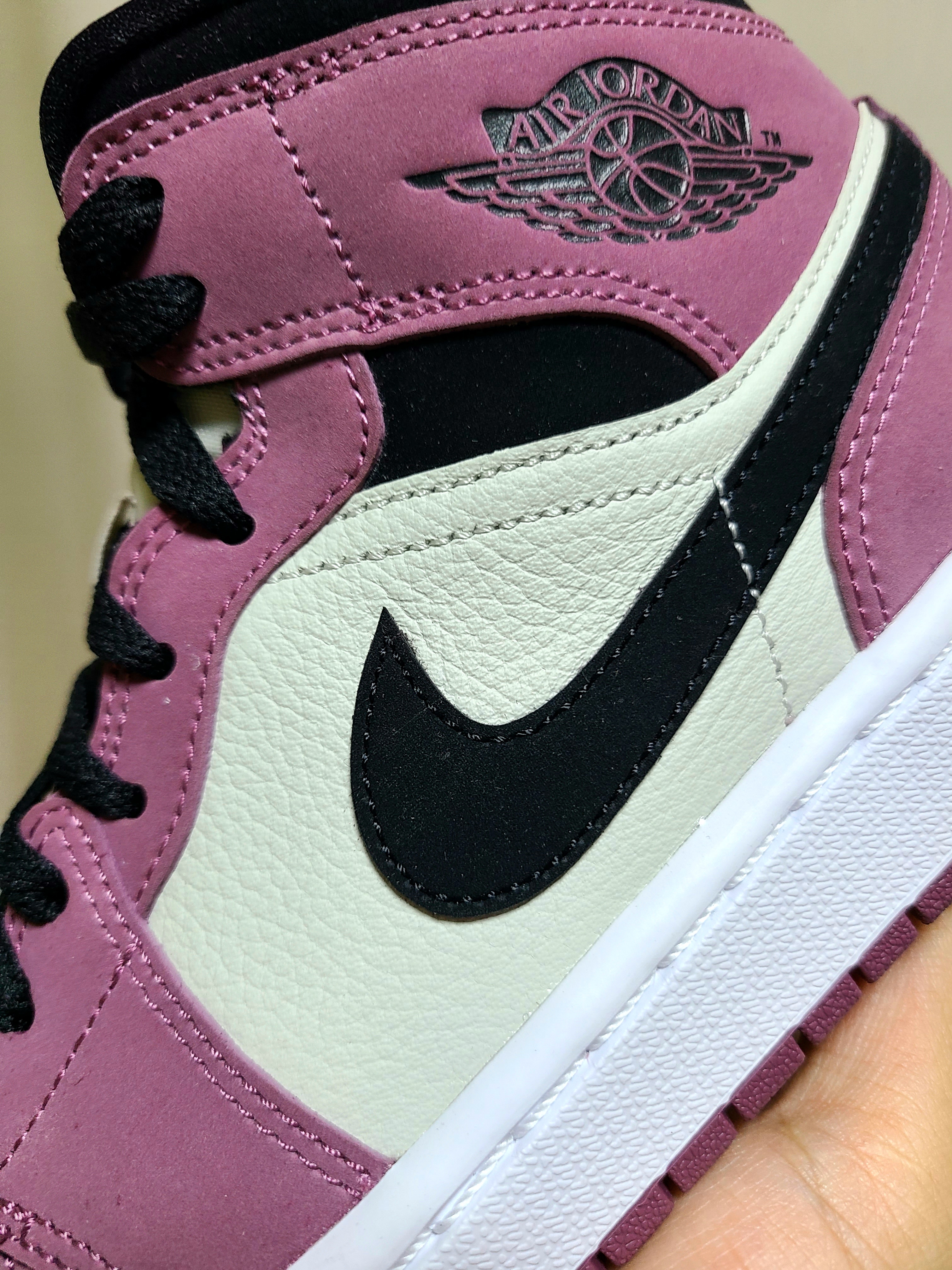 (W) Jordan 1 Mid SE Light Mulberry 착용 스타일 - 2