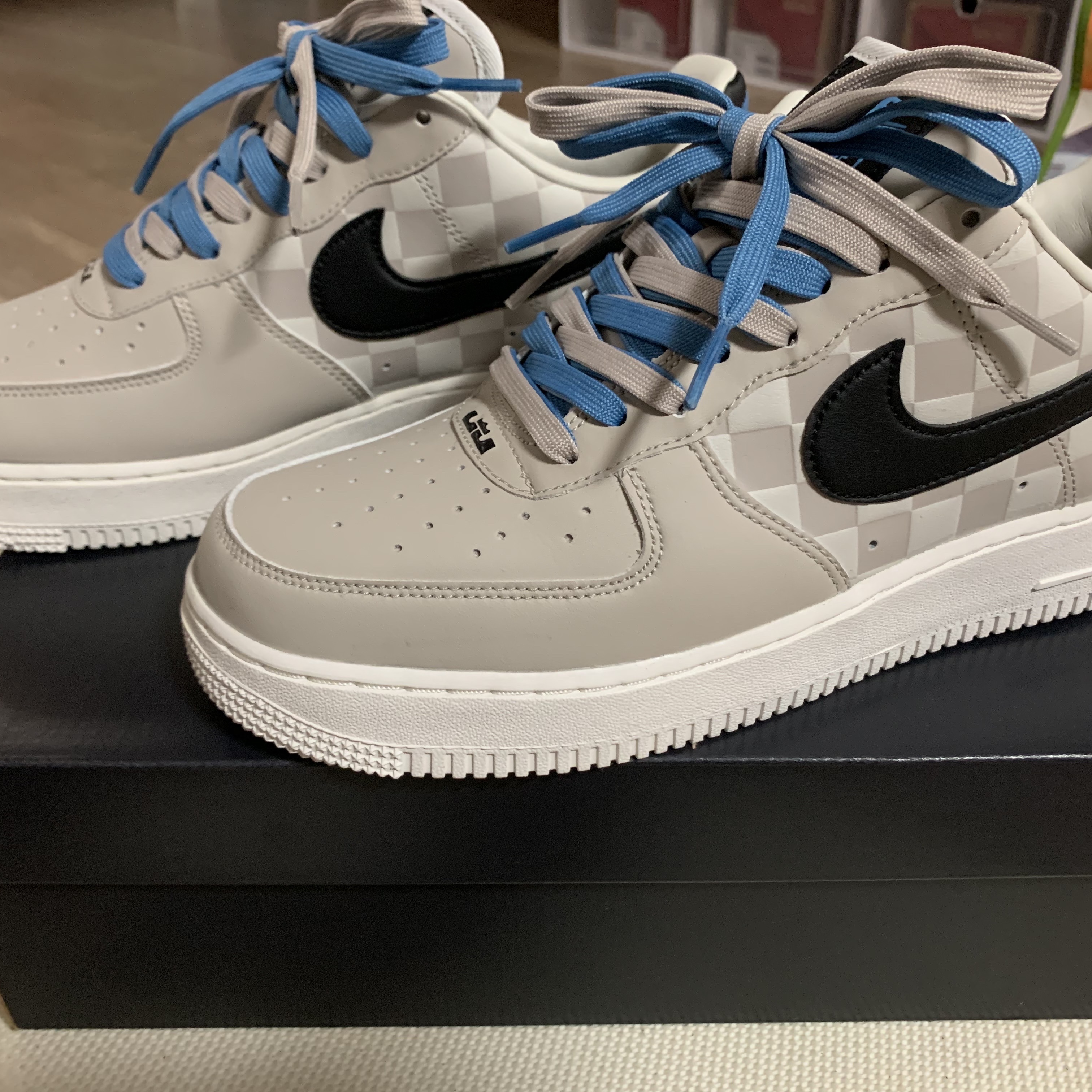 Nike Air Force 1 '07 QS LBJ 착용 스타일 - 2