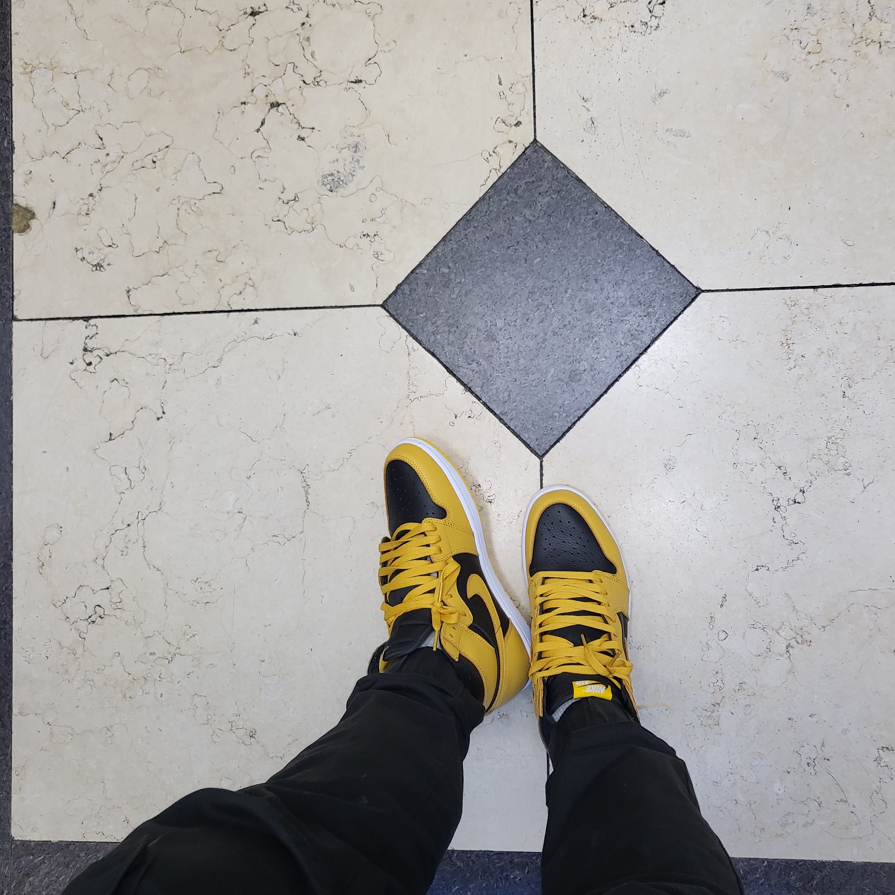 Jordan 1 Retro High OG Pollen 착용 스타일