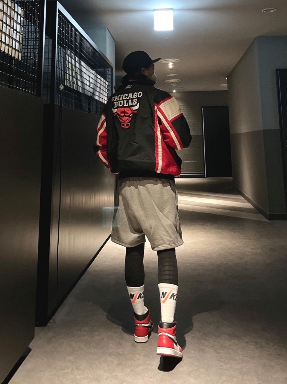 Essentials The Core Collection Sweatshorts Heather Oatmeal, Jordan 1 Retro High OG Chicago 2015 착용 스타일 - 2