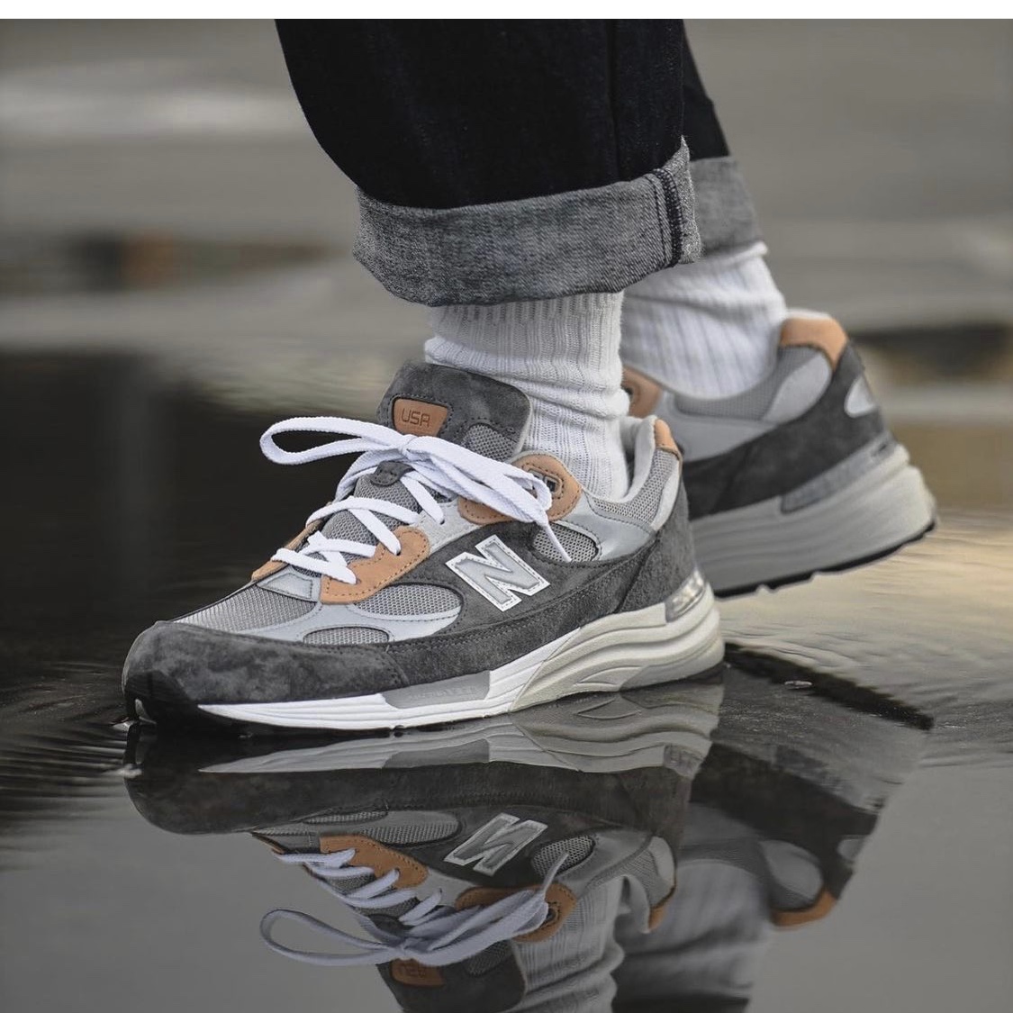 New Balance x Todd Snyder 992 Made in USA 10th Anniversary Grey Tan 착용 스타일