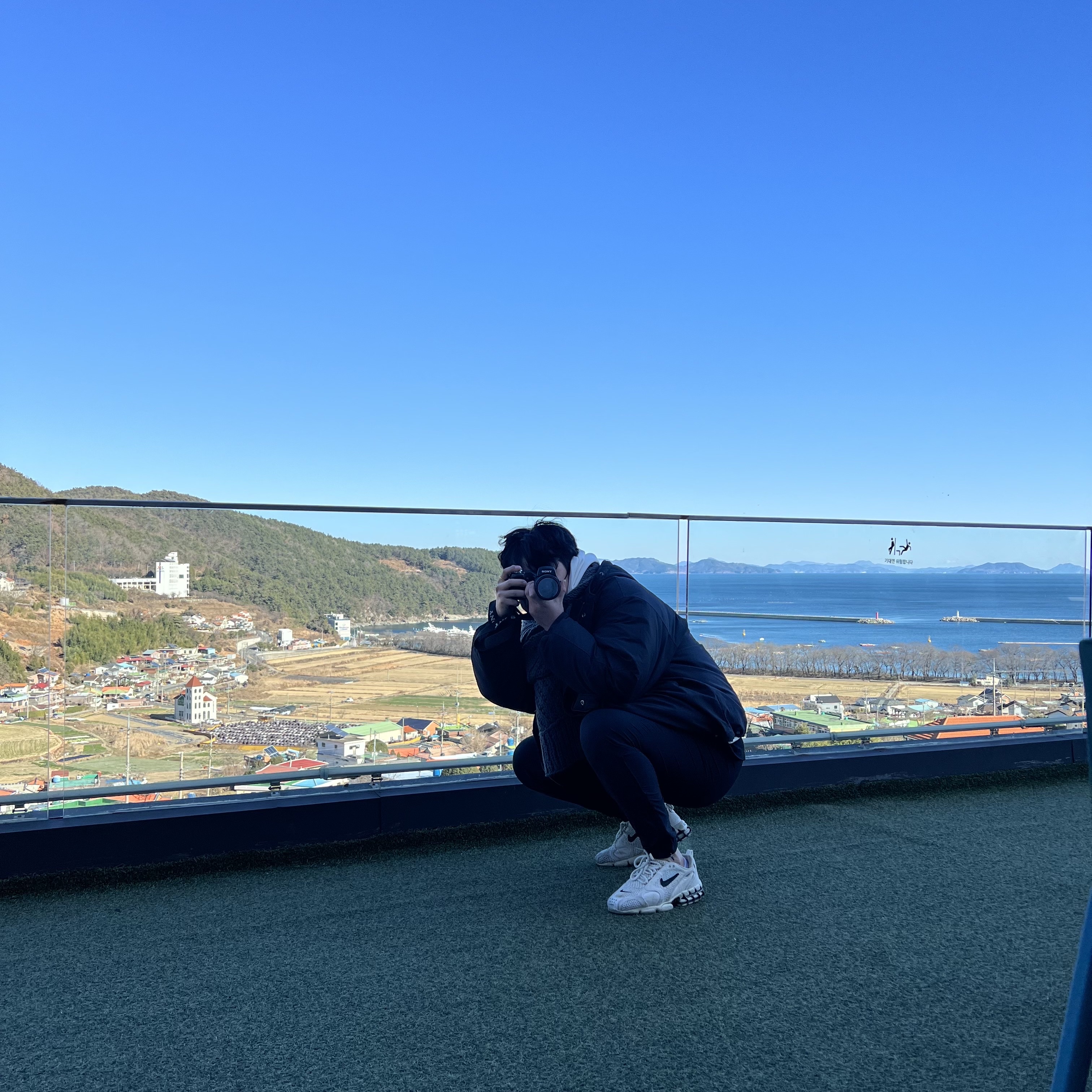 Nike x Stussy Air Zoom Spiridon Cage 2 Fossil 착용 스타일