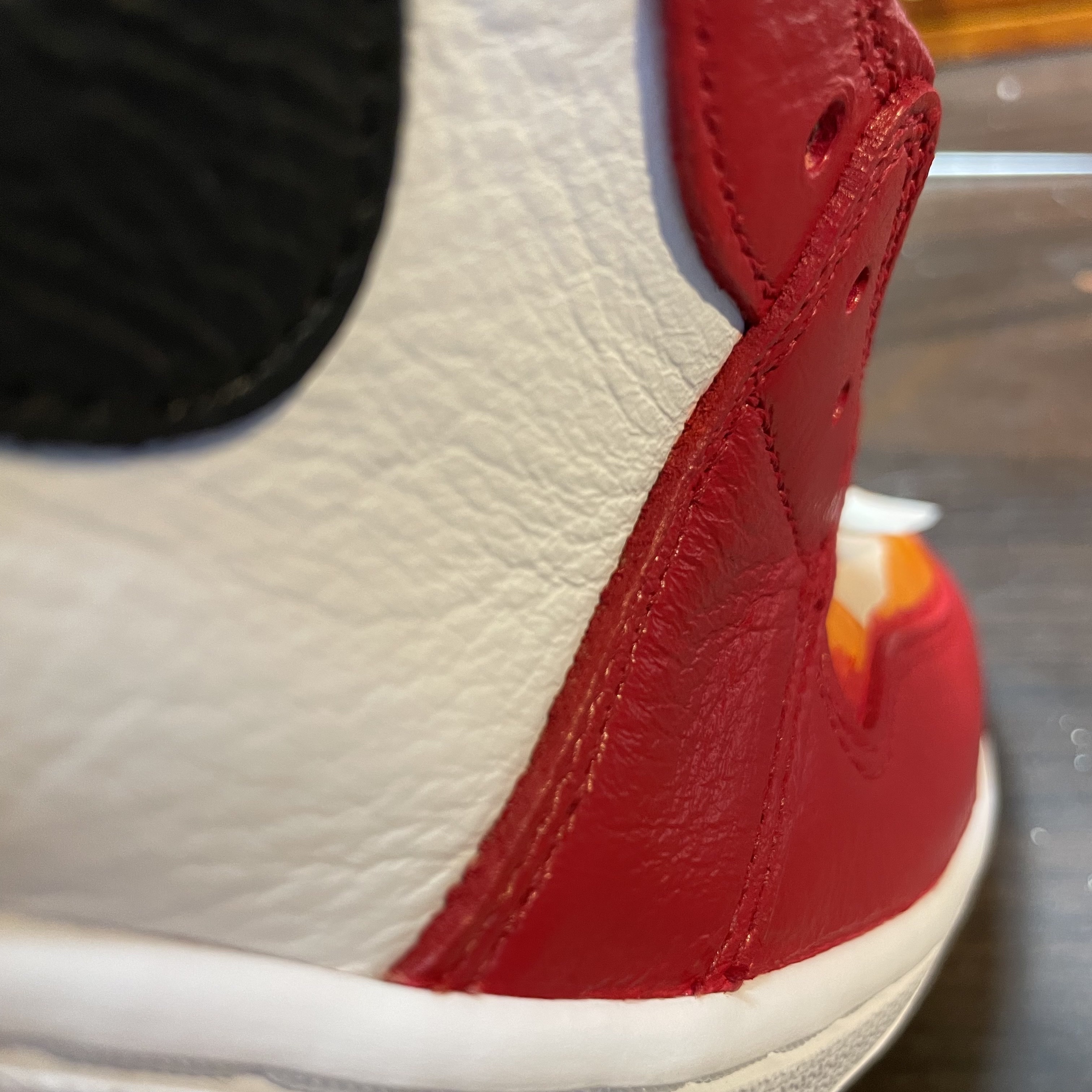 Jordan 1 Retro High OG Light Fusion Red 착용 스타일 - 3