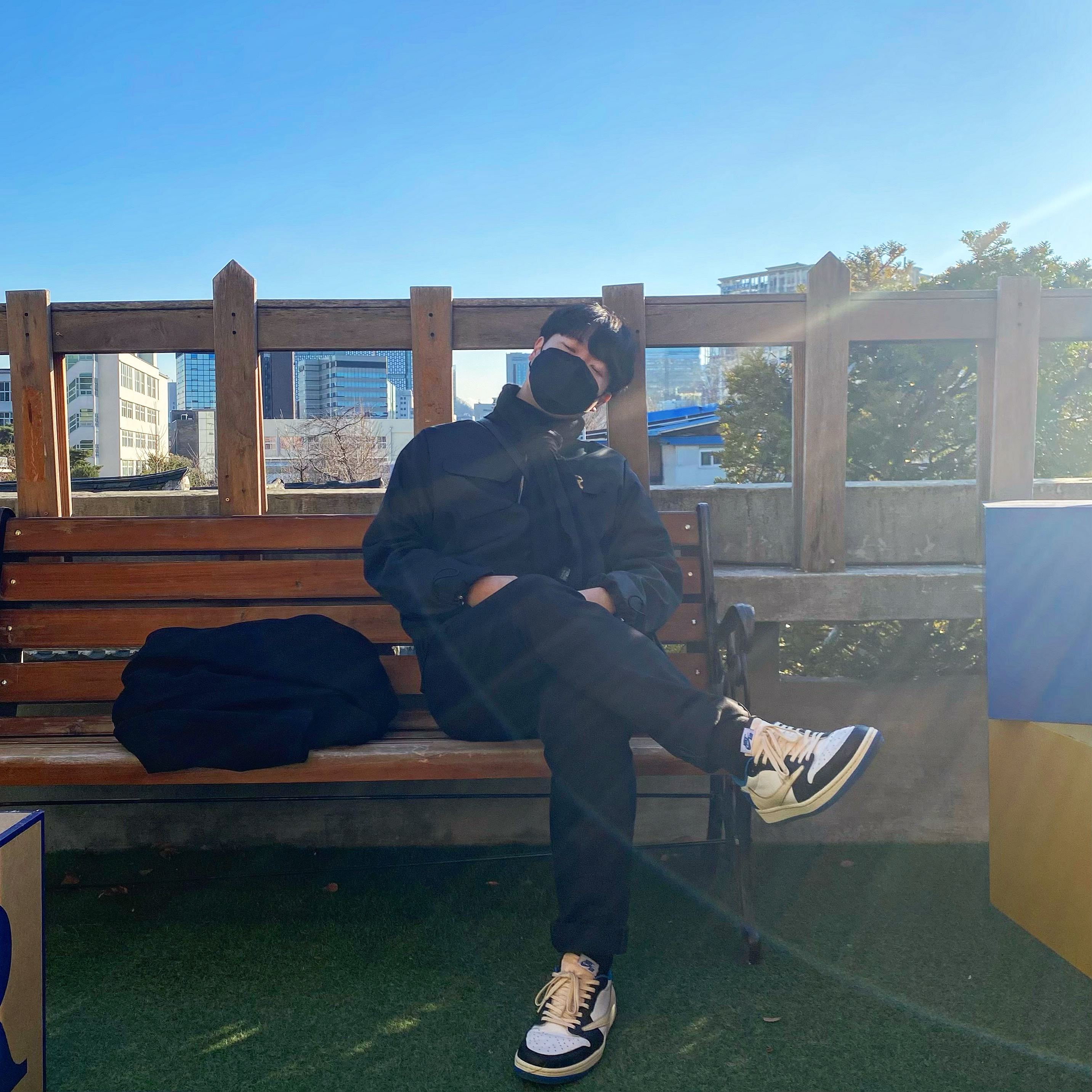 Jordan 1 x Travis Scott x Fragment Retro Low OG SP Military Blue 착용 스타일