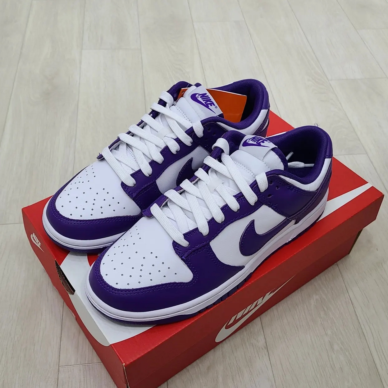 Nike Dunk Low Retro Championship Court Purple 착용 스타일 - 2