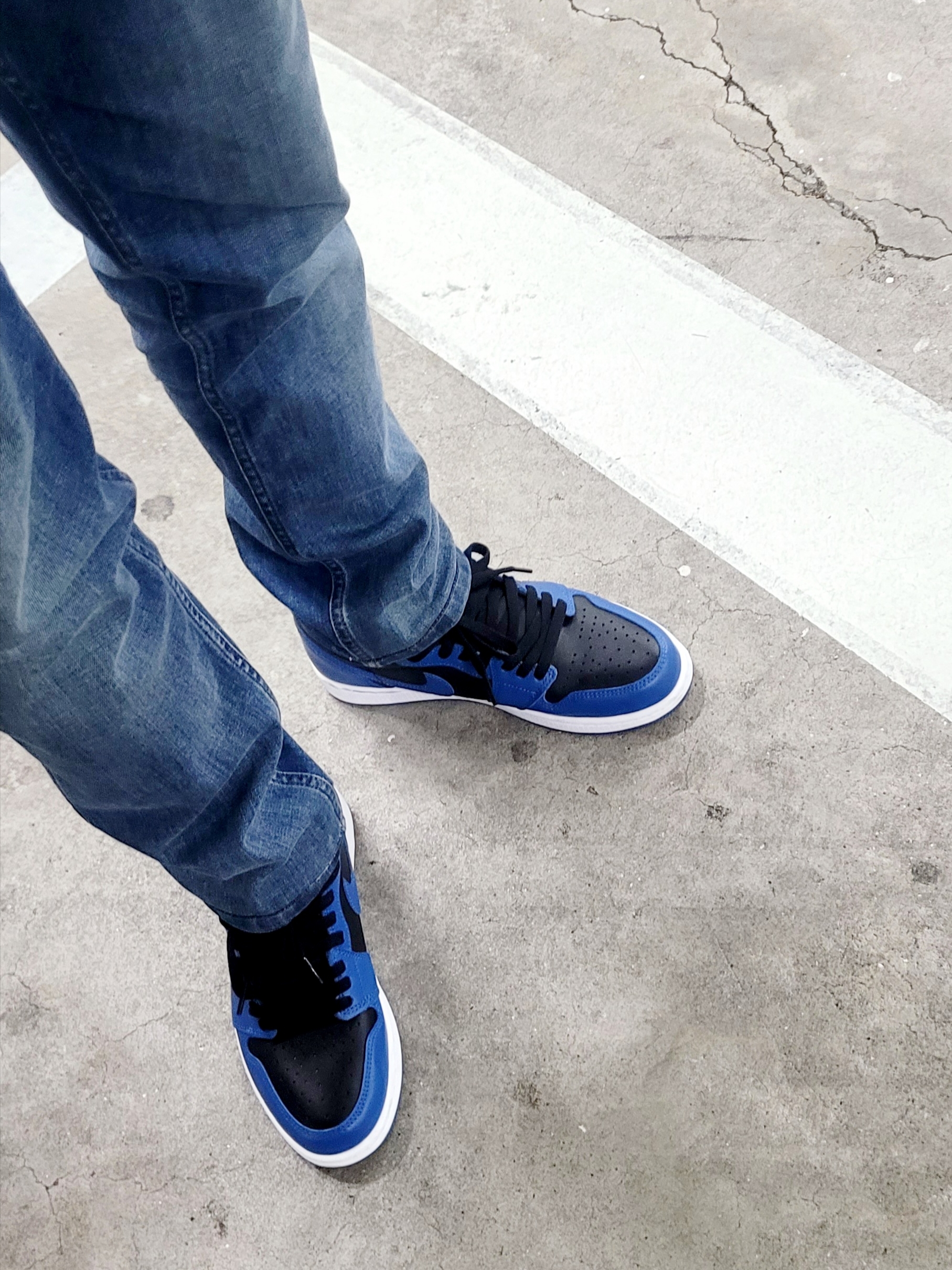 Jordan 1 Retro High OG Dark Marina Blue, IAB Studio Long Sleeve Gray ์ฐฉ์ฉ ์คํ์ผ - 2