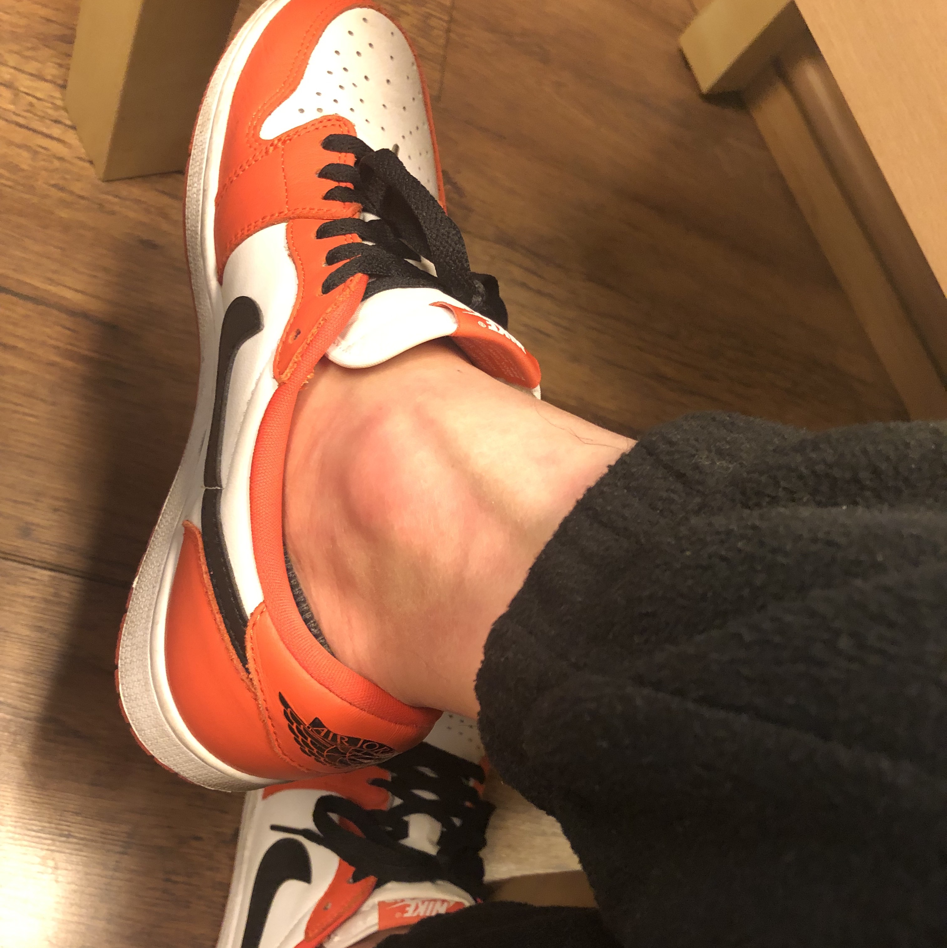 Jordan 1 Low OG Starfish 착용 스타일