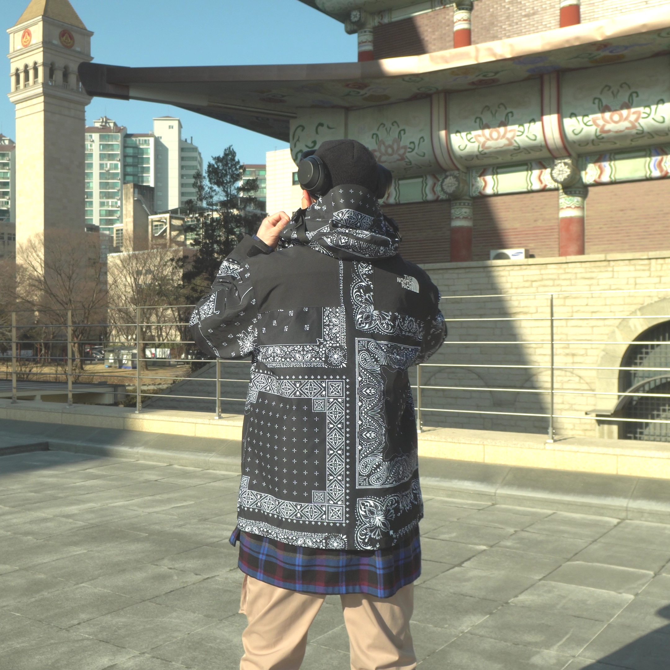 The North Face Novelty GTX Mountain Jacket Black 착용 스타일 - 2