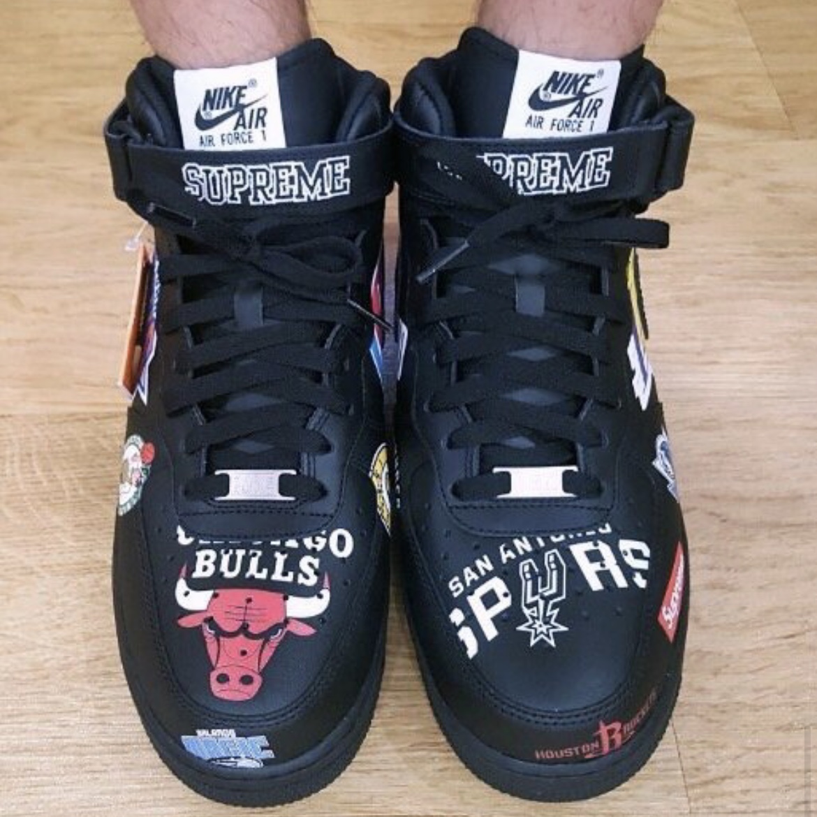 Nike x Supreme Air Force 1 Mid NBA Black 착용 스타일