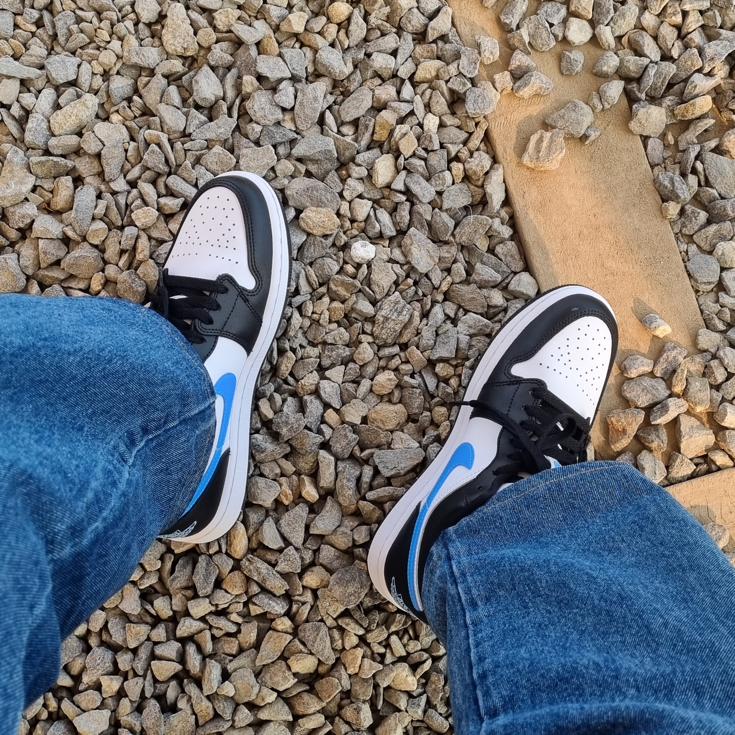 (W) Jordan 1 Low Black University Blue 착용 스타일