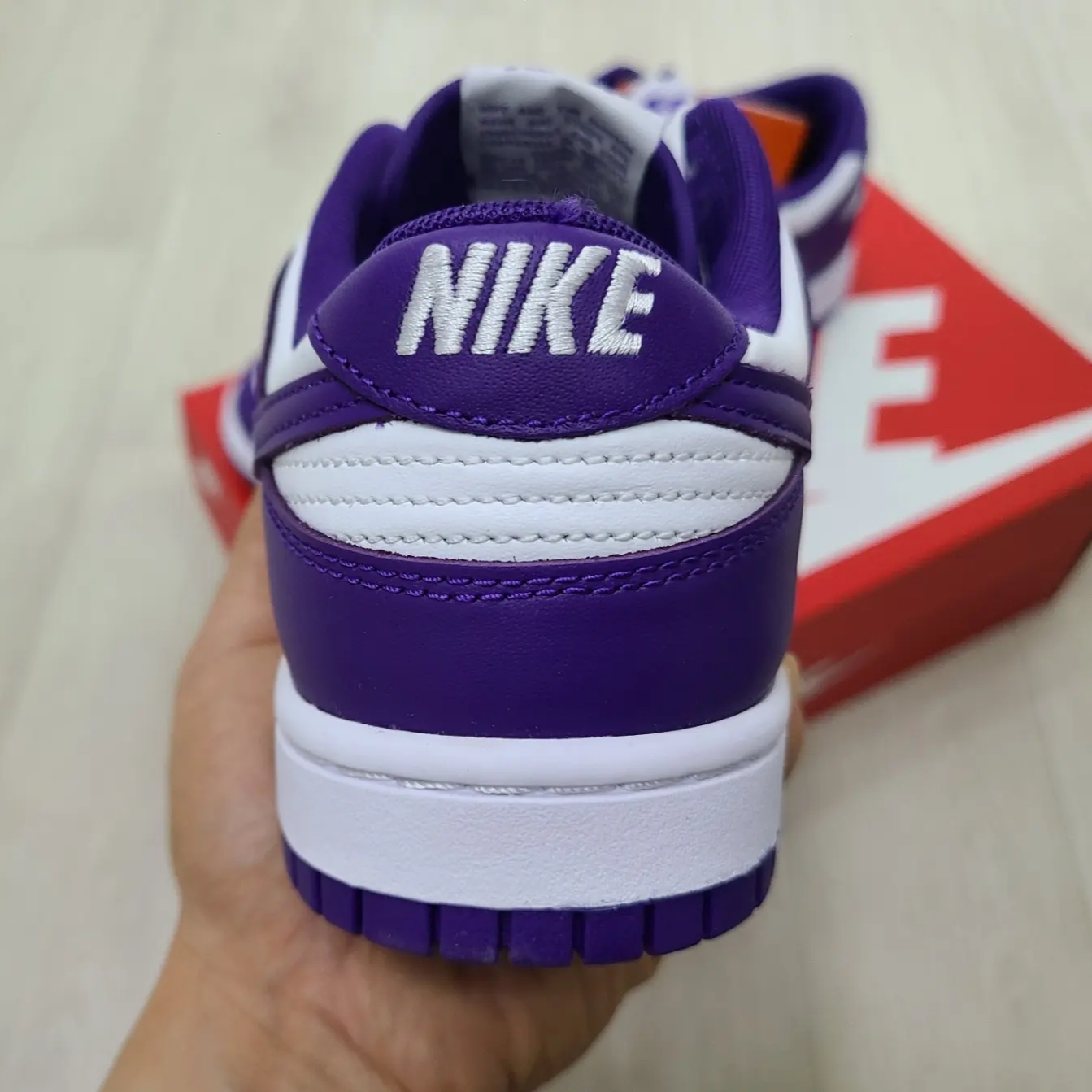 Nike Dunk Low Retro Championship Court Purple 착용 스타일 - 3