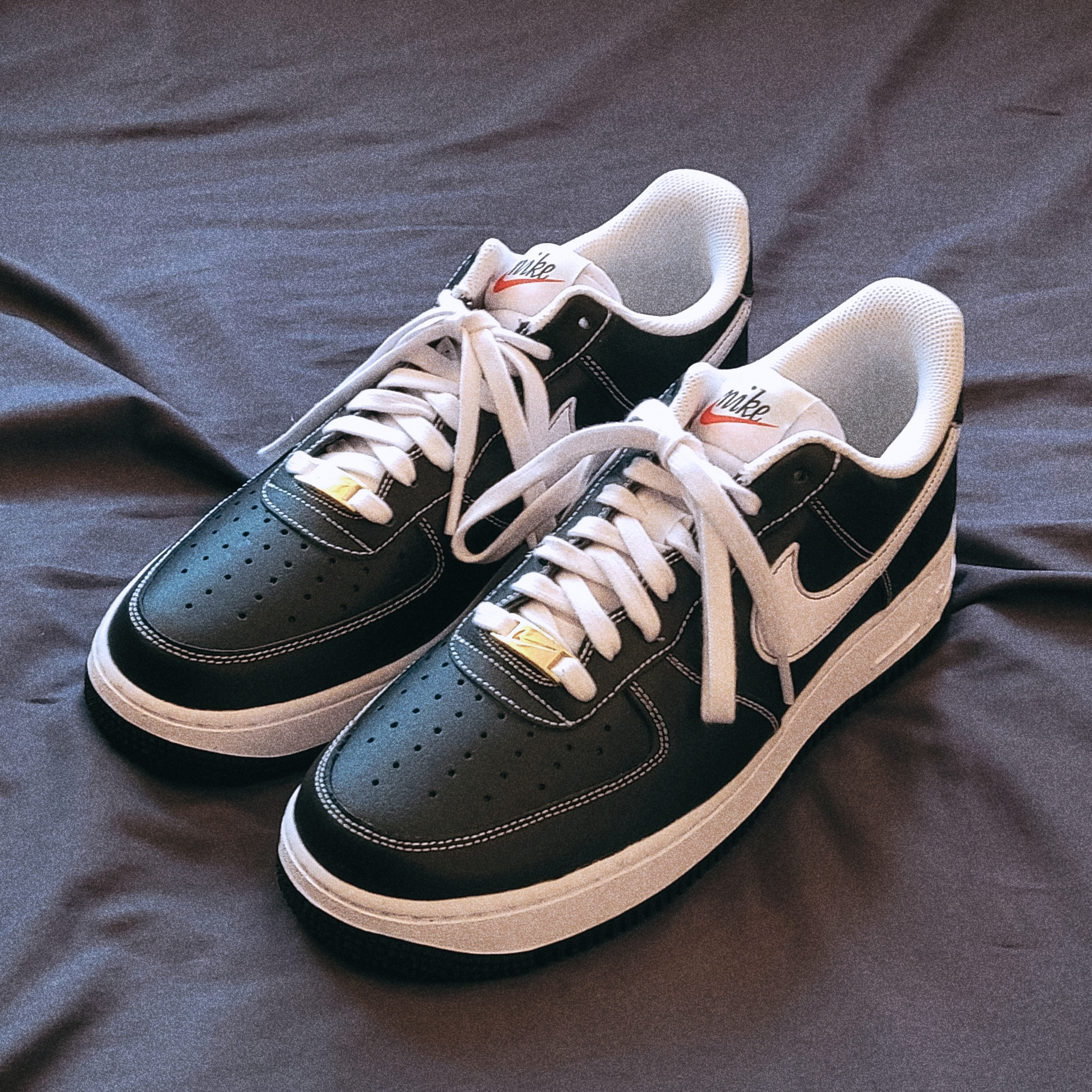 Nike Air Force 1 '07 First Use Black White 착용 스타일 - 1