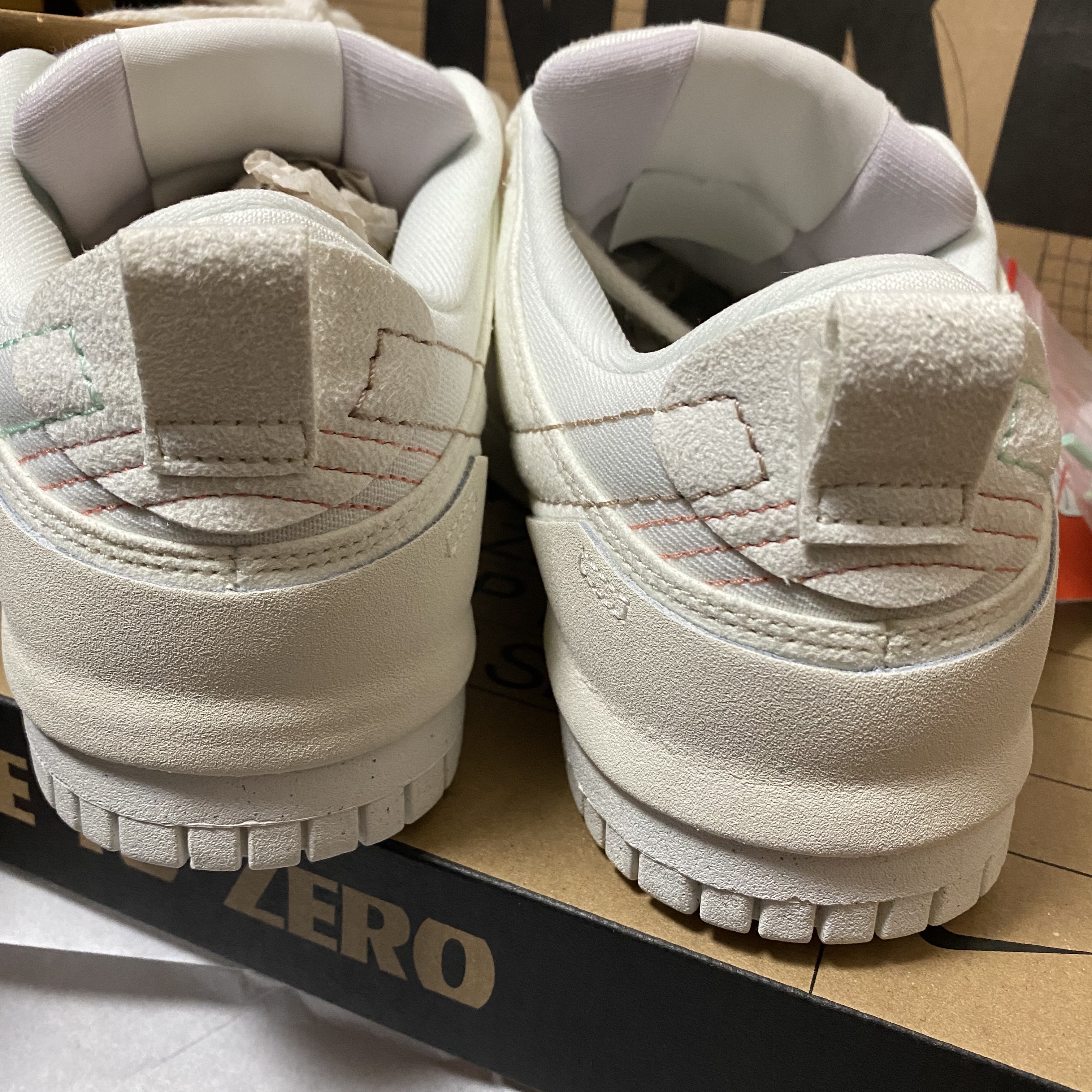 (W) Nike Dunk Low Disrupt 2 Pale Ivory Sail 착용 스타일 - 2