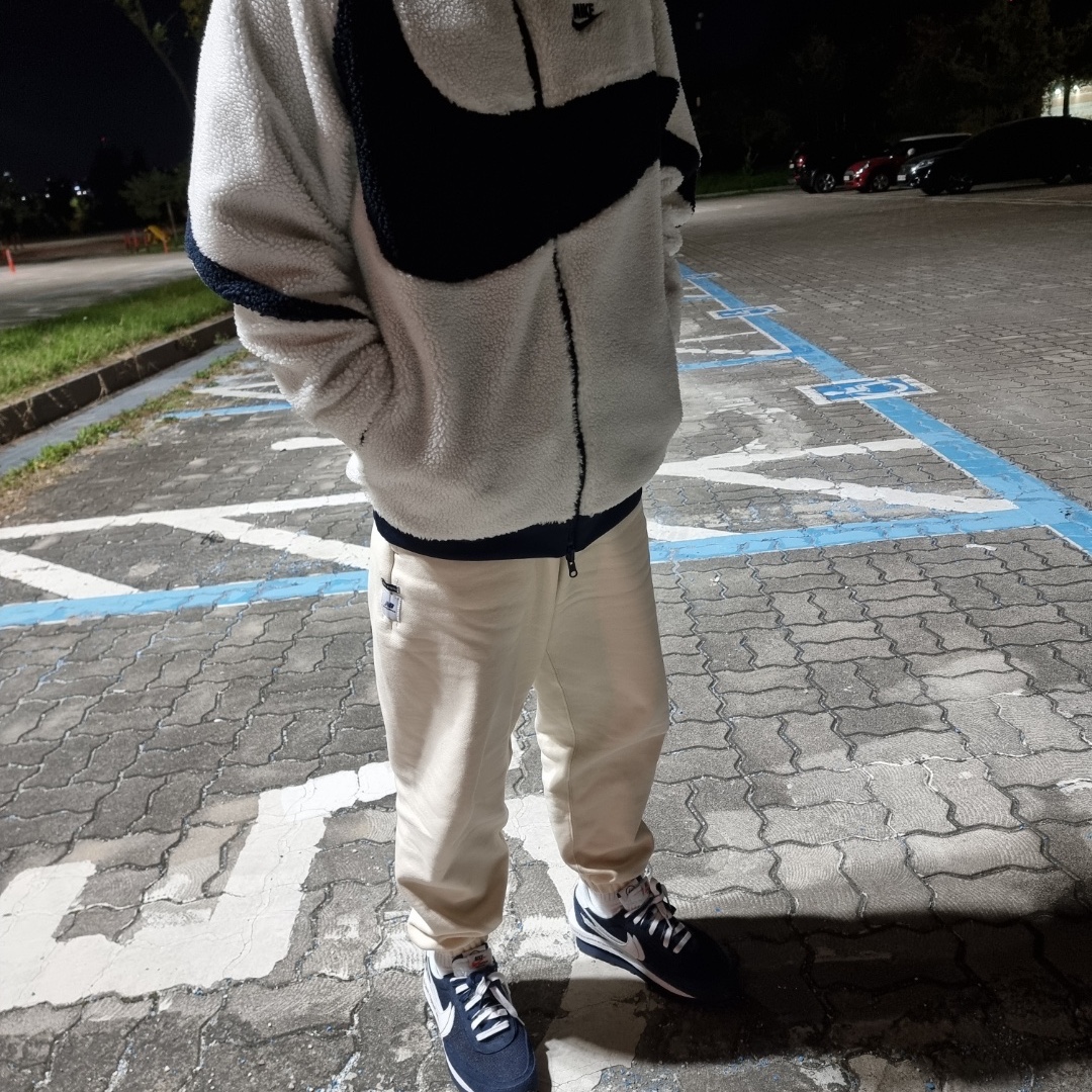 Nike x Sacai x Fragment LDWaffle Blackened Blue, Nike Big Swoosh Full Zip Jacket White Navy 착용 스타일