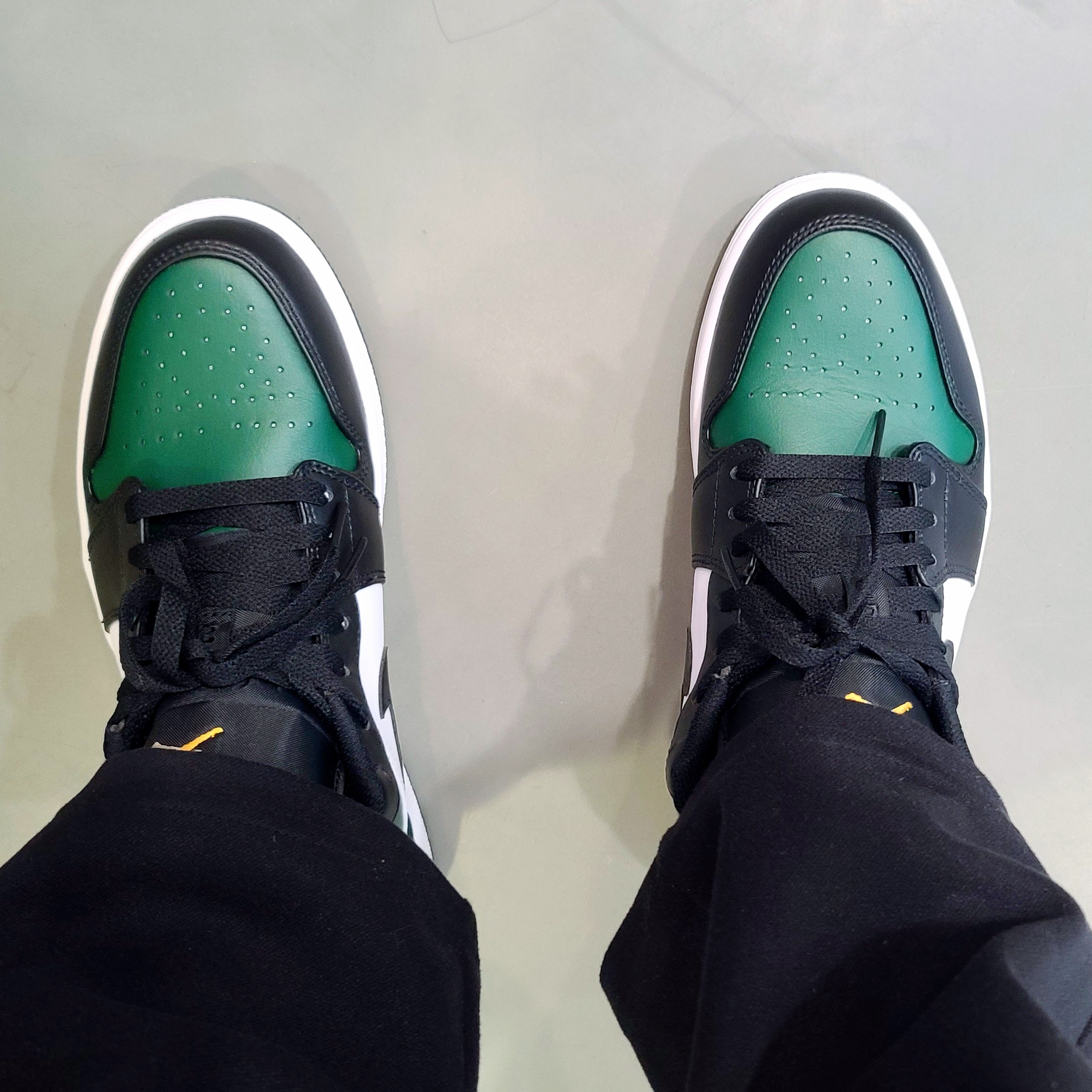 Jordan 1 Low Green Toe 착용 스타일 - 2