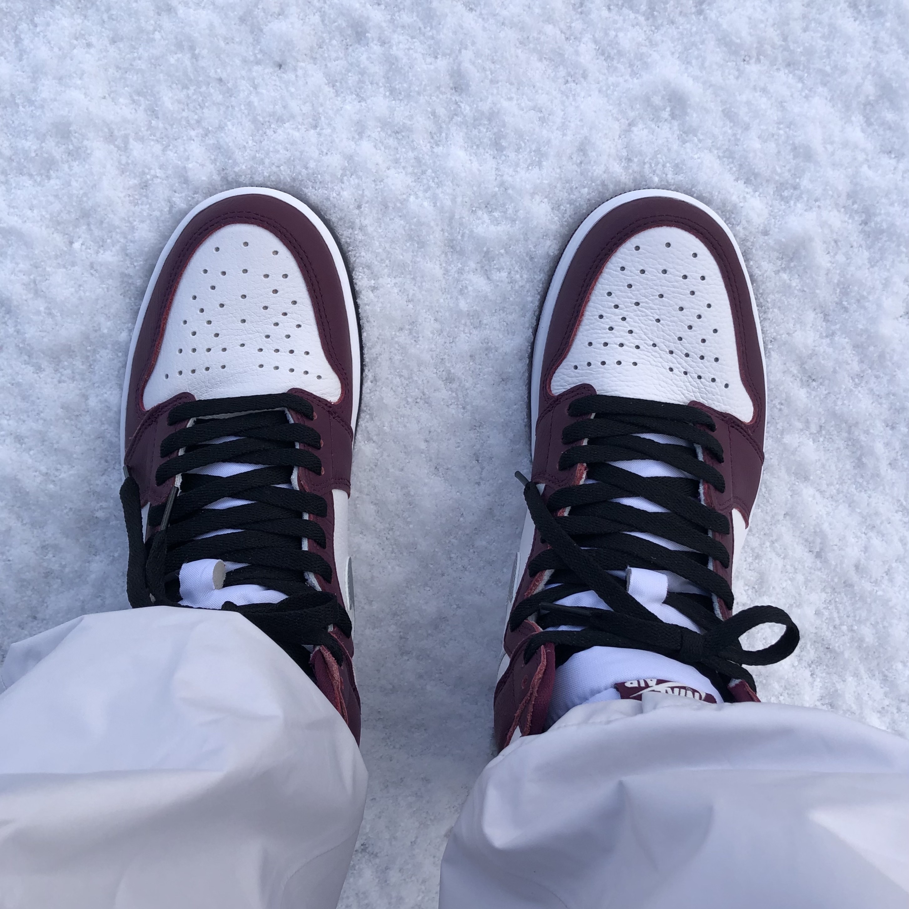 Jordan 1 Retro High OG Bordeaux 착용 스타일