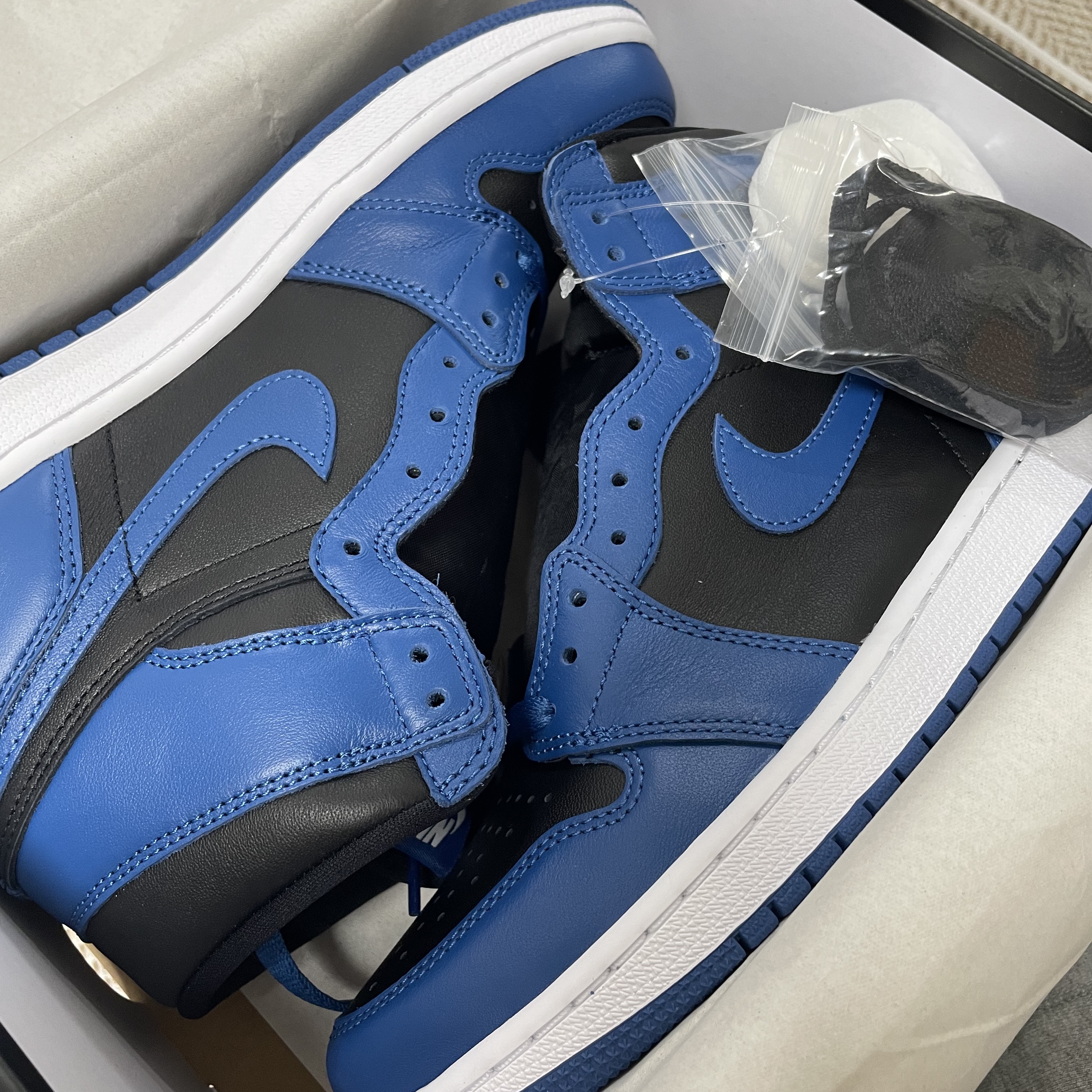 Jordan 1 Retro High OG Dark Marina Blue 착용 스타일
